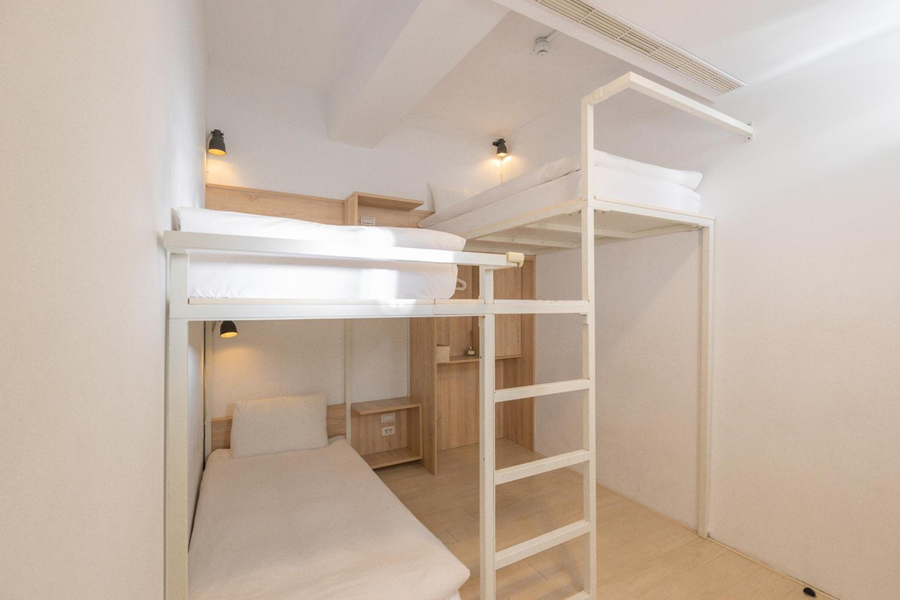 OwlStay Flip Flop Hostel - Garden