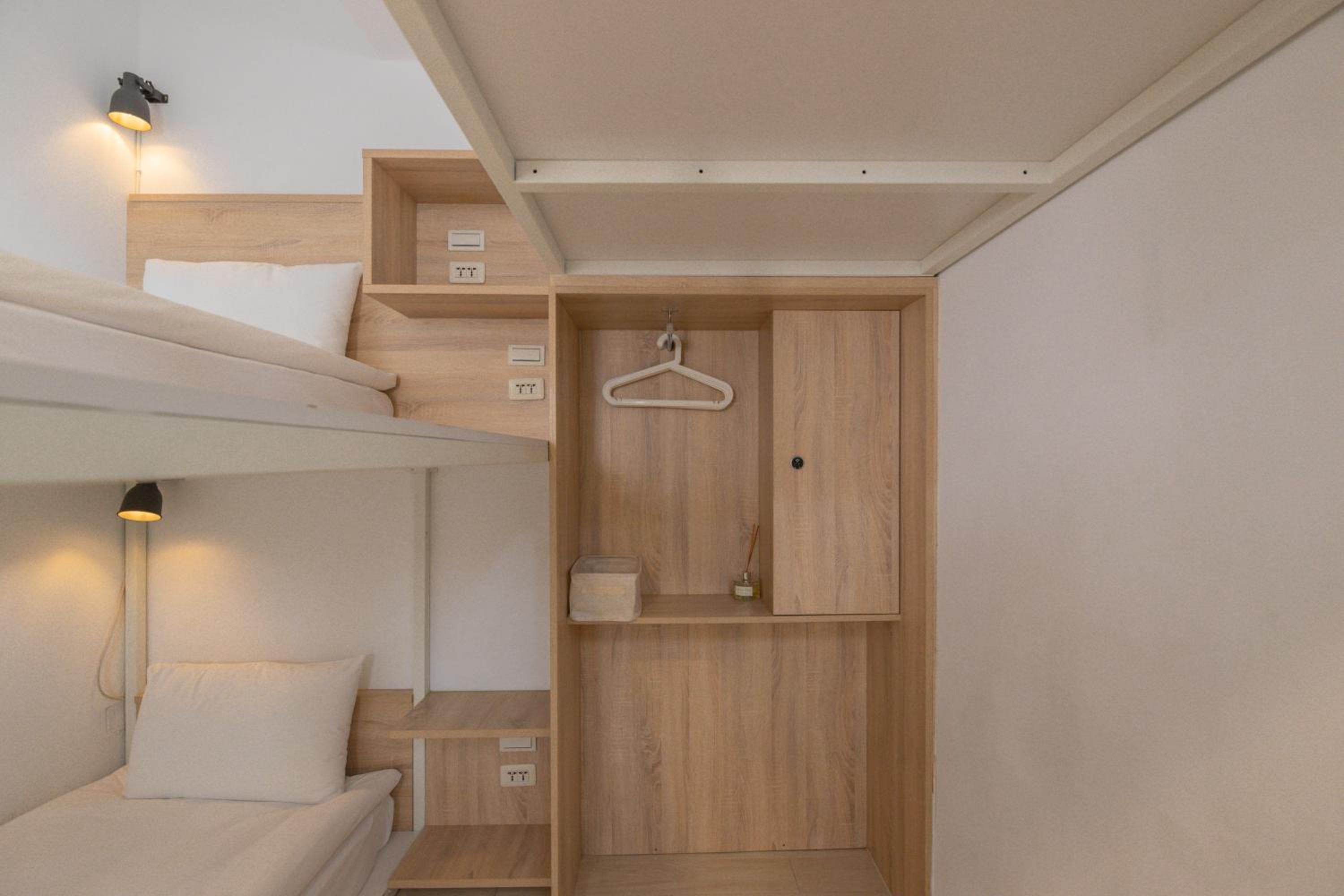 OwlStay Flip Flop Hostel - Garden