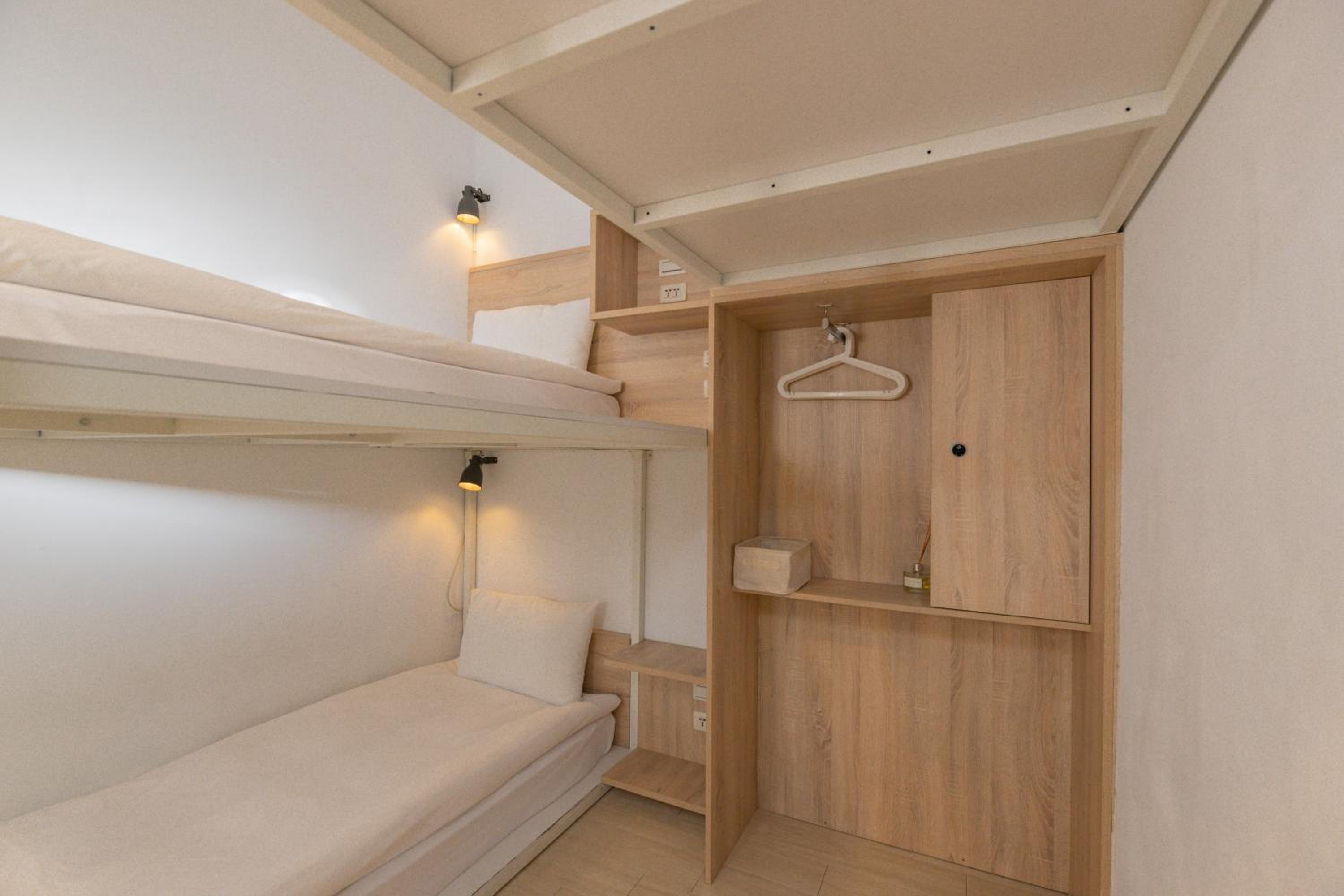 OwlStay Flip Flop Hostel - Garden