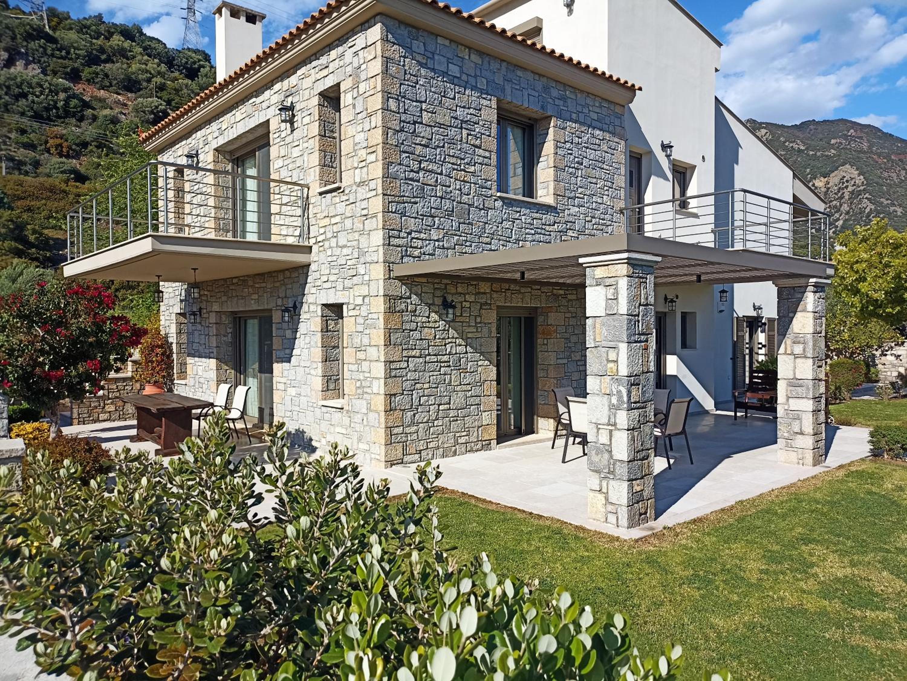 Seaside retreat house