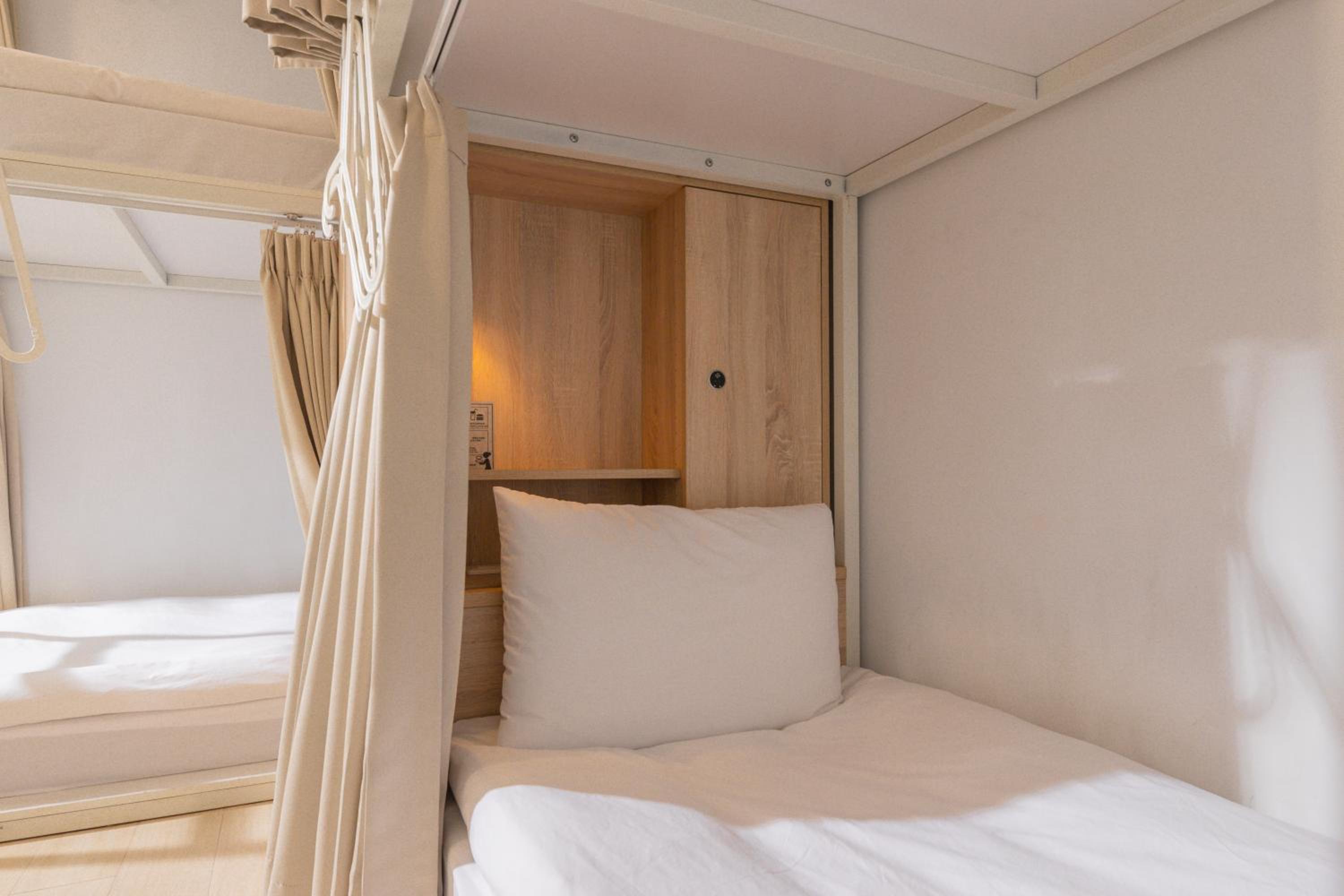 OwlStay Flip Flop Hostel - Garden
