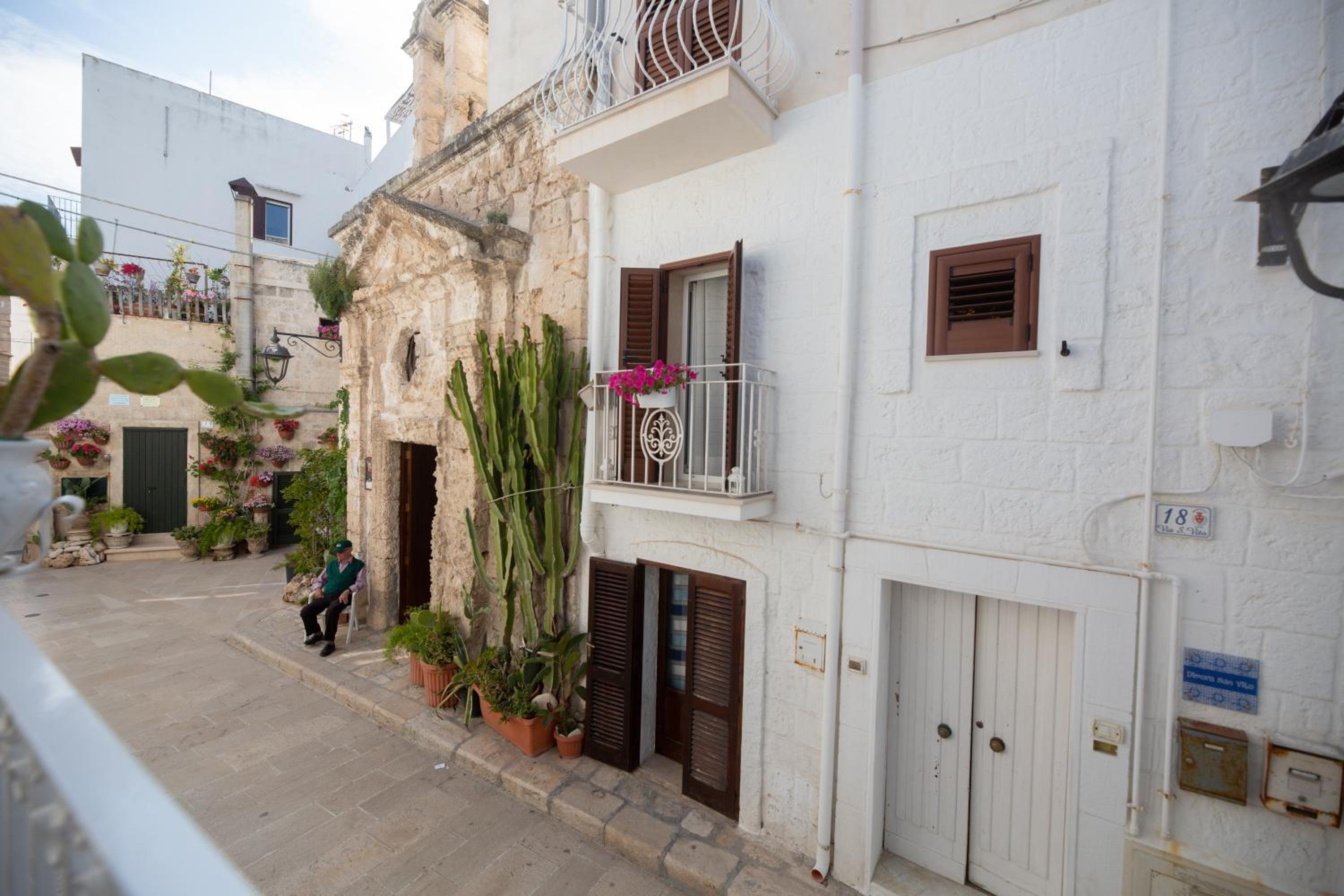 CASA ROBERTO view 3