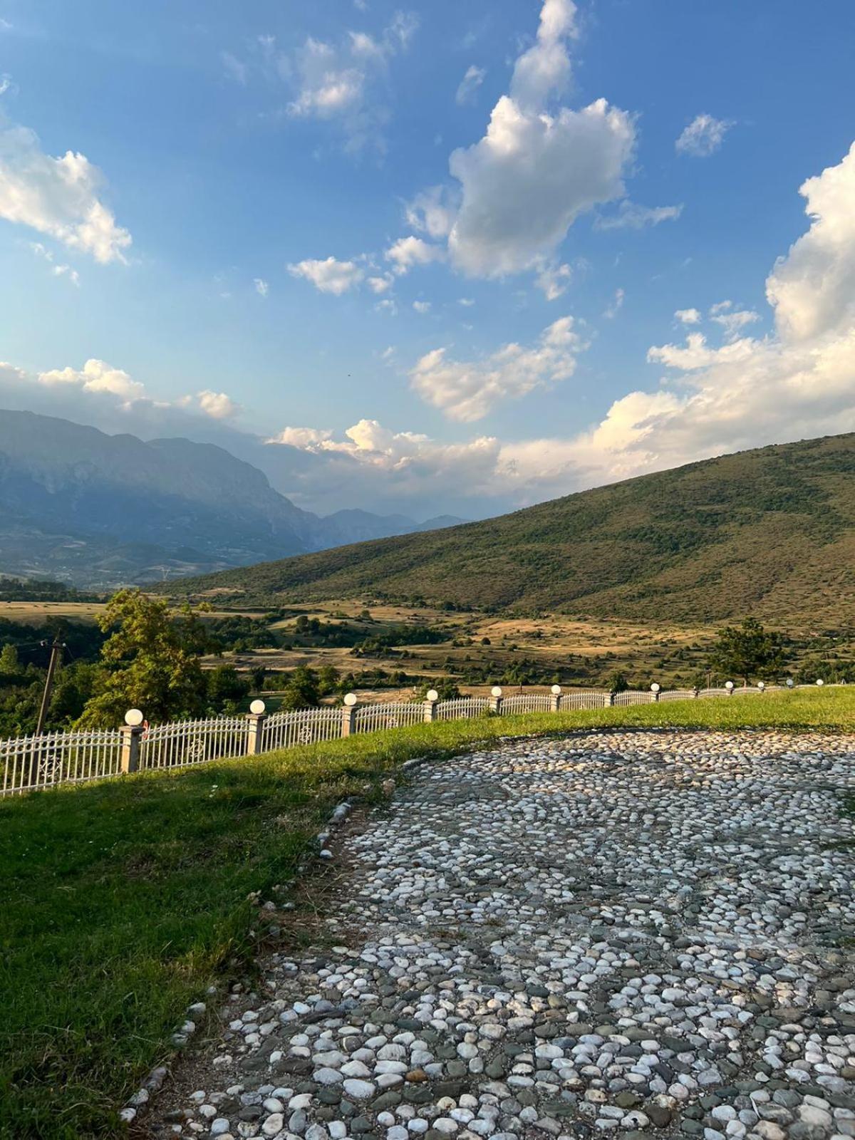 Vila Rrogam, Tropoje