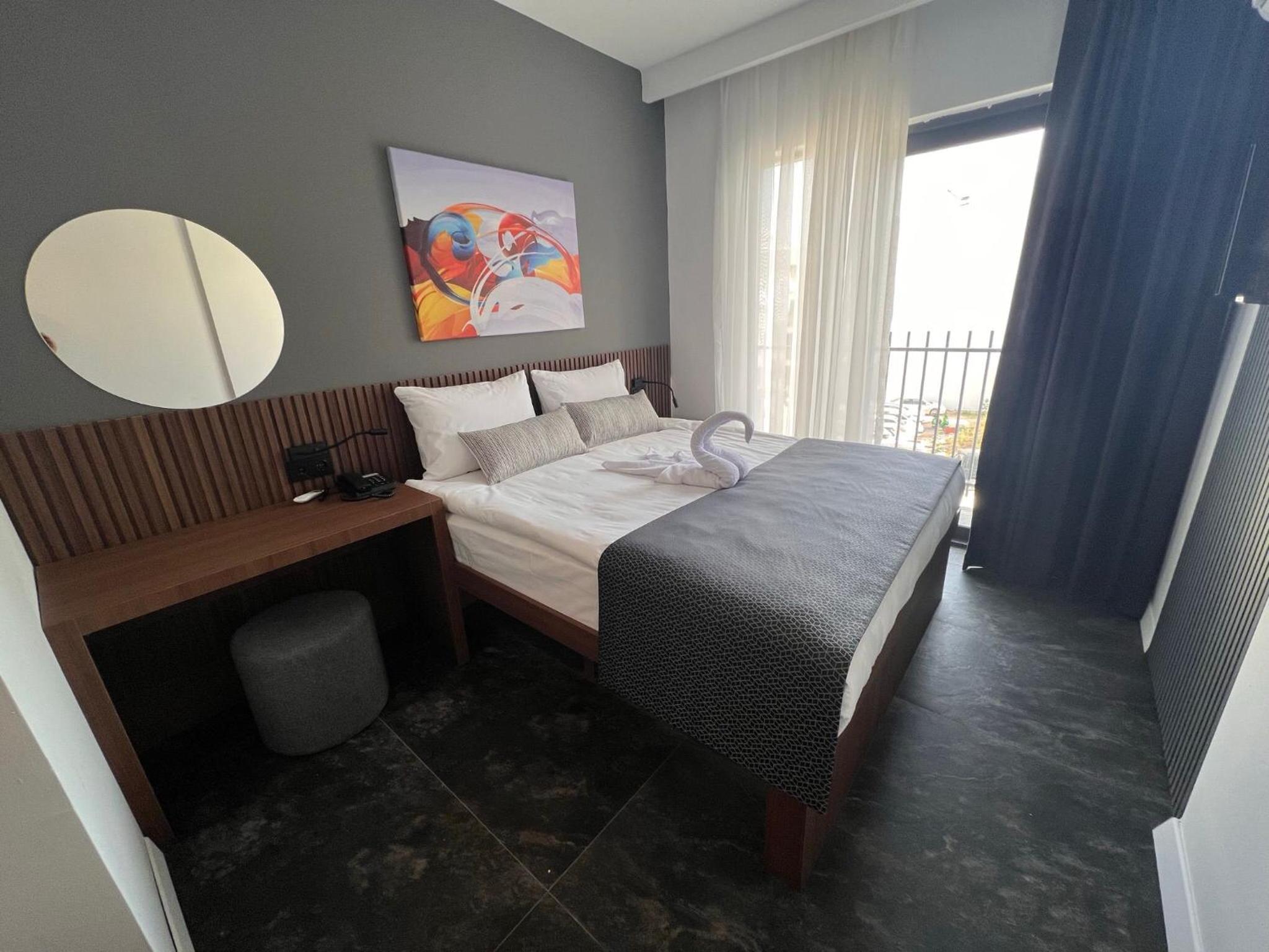 Wolf Of The City Otel - Image 71