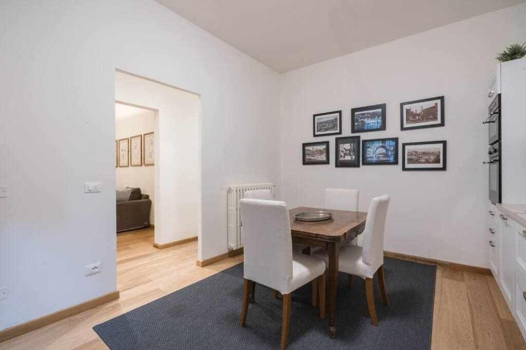 VIVALDI Elegant Apartment In Piazza santa Croce photo 4