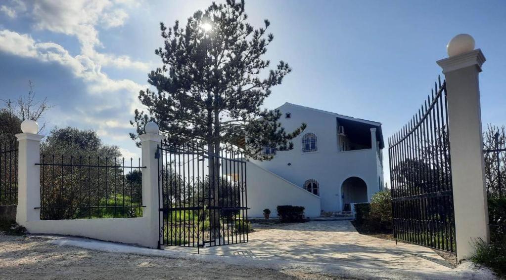 Kouros apartments