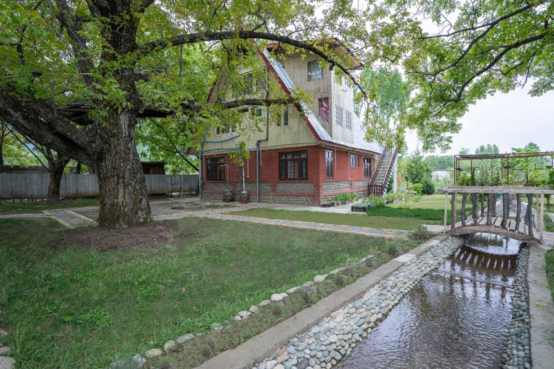 StayVista at Lavender Haze - 3BR Cottage view 4