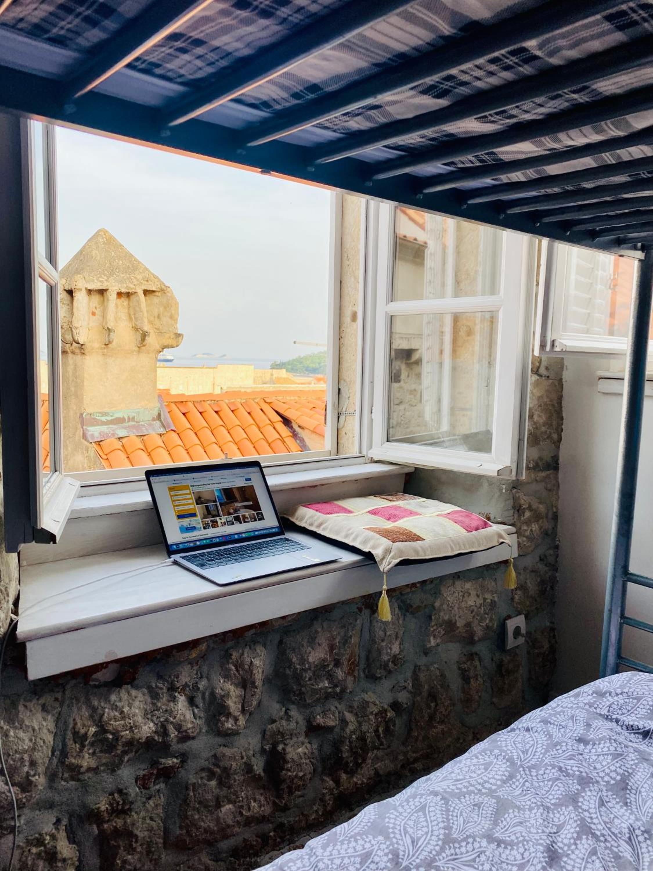 Kingslanding Old Town Hostel