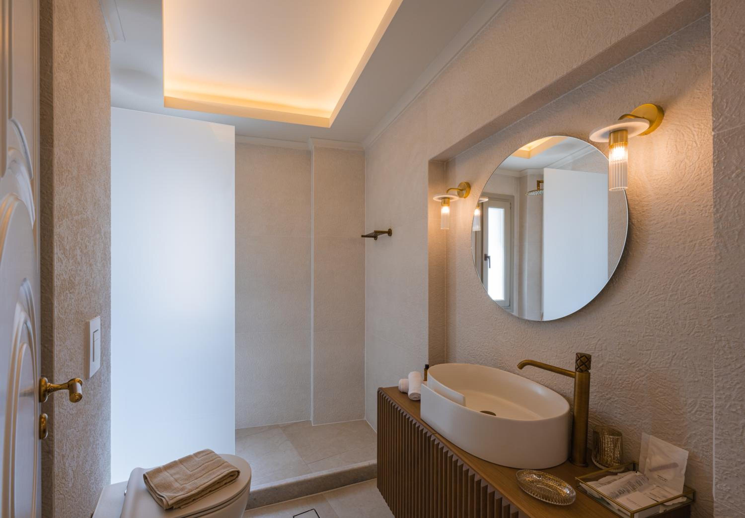 Oia Vacations - La Madeleine - Property Image 10