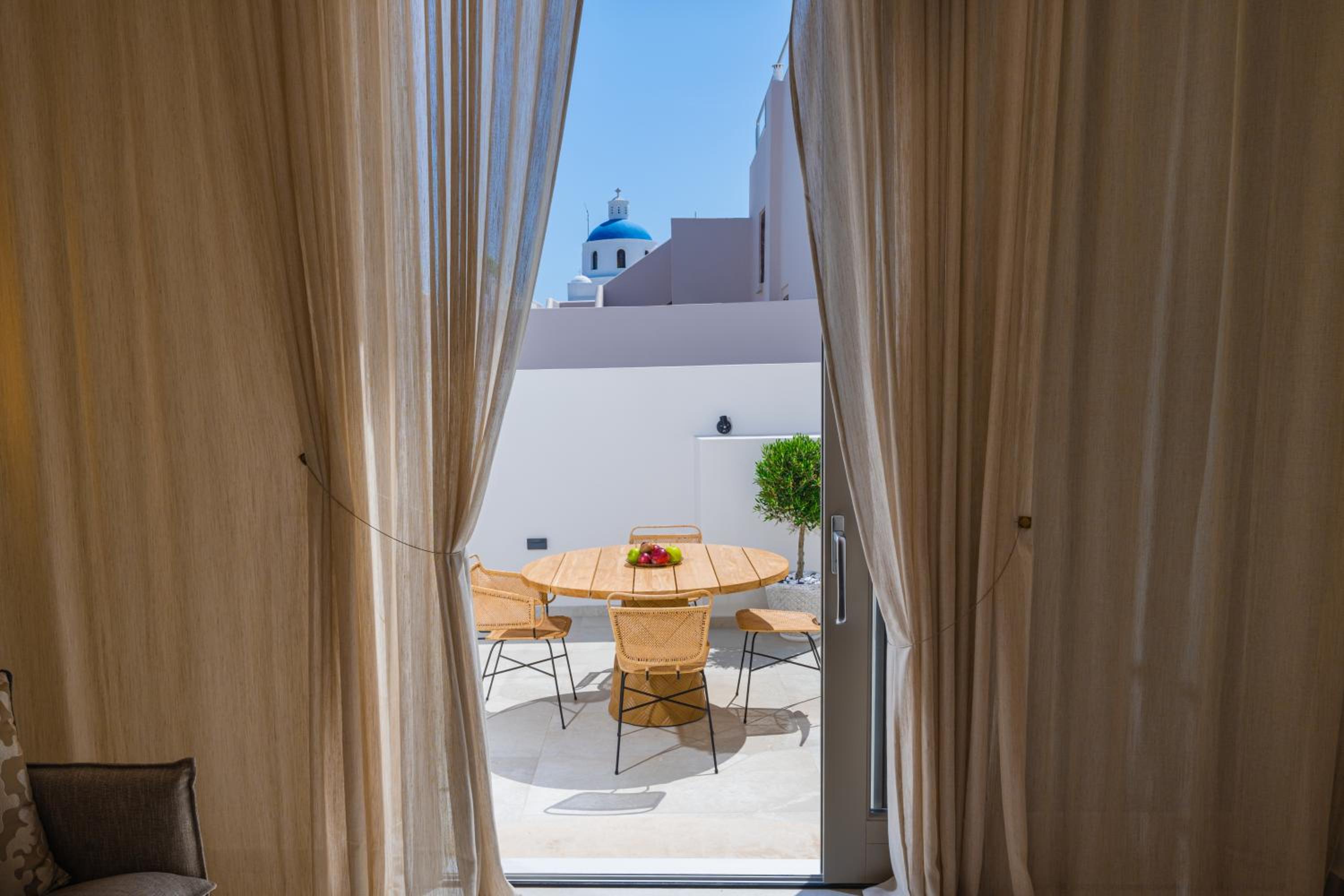 Oia Vacations - La Madeleine - Property Image 11