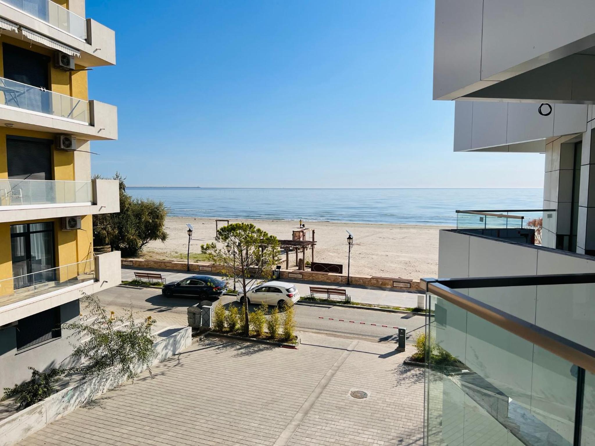 DAMAR Infinity Beach and Pool Mamaia- private parking view 4