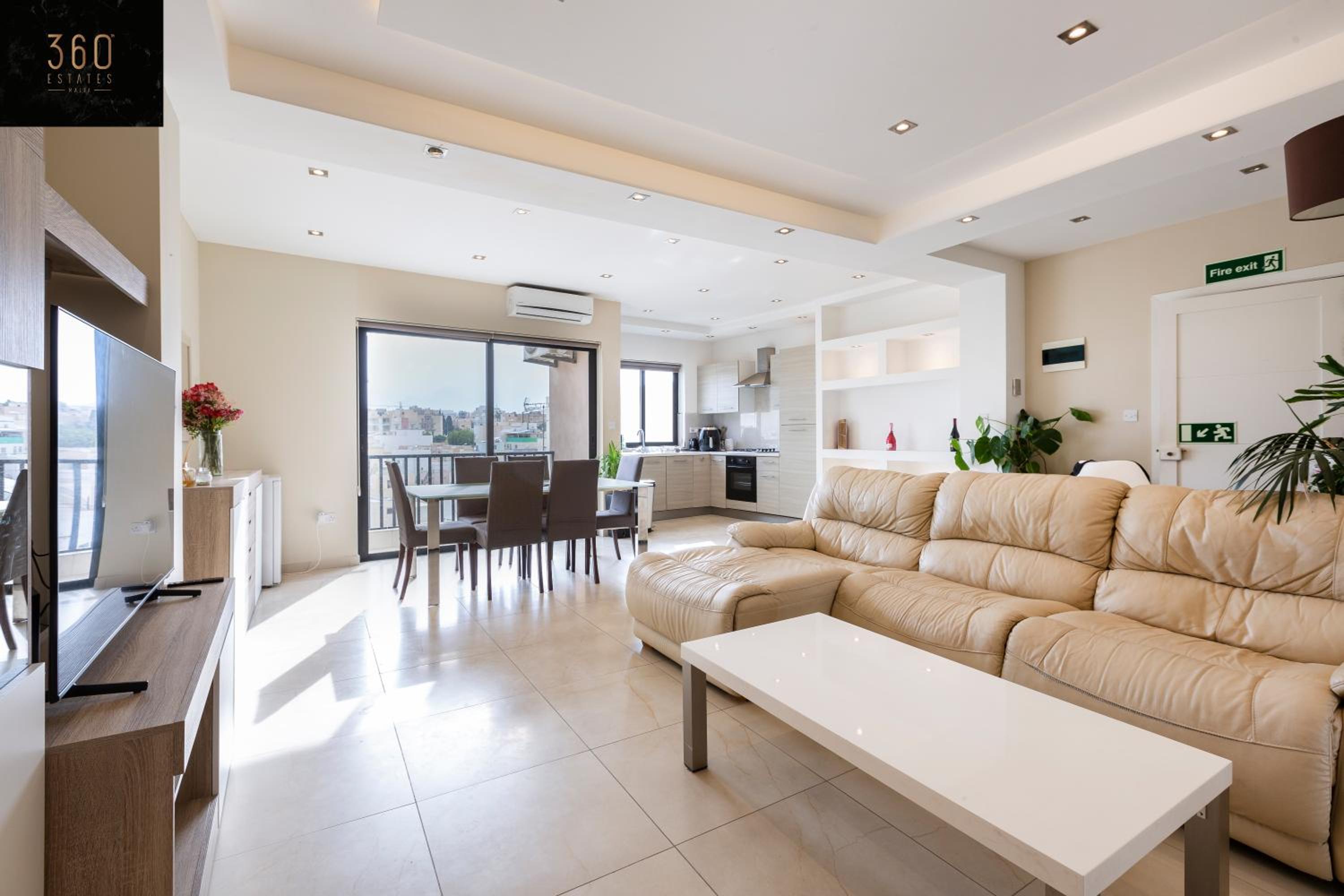 Beautiful, spacious 3BR home with private Balcony with 360 Estates — St Julian's