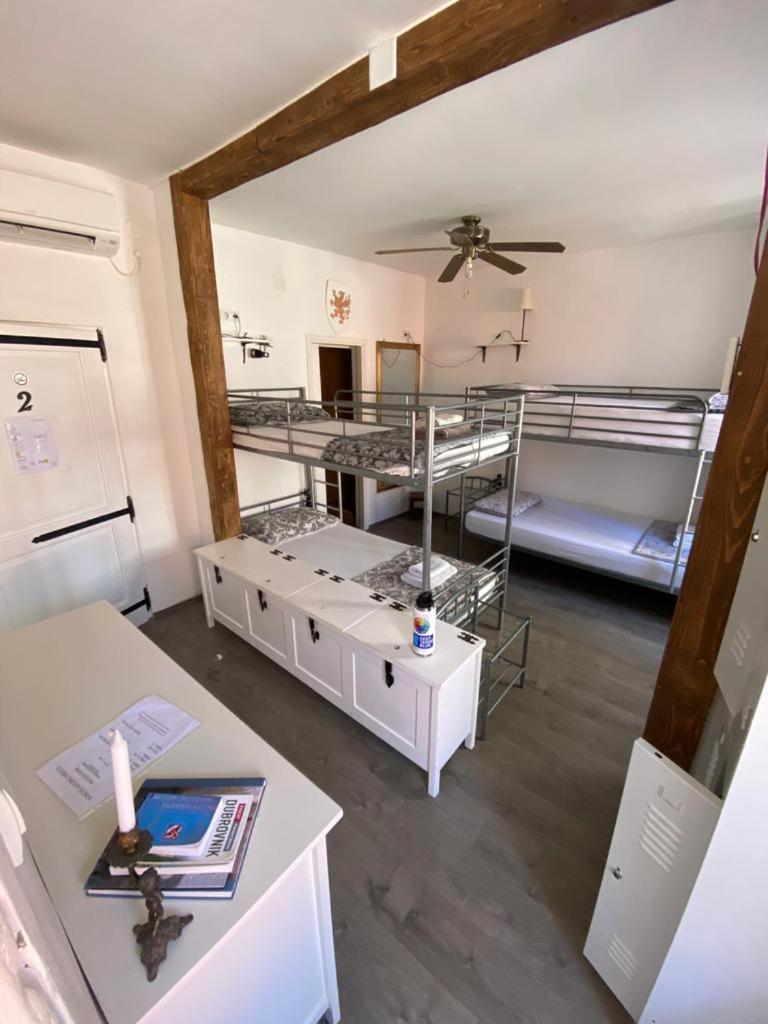 Kingslanding Old Town Hostel