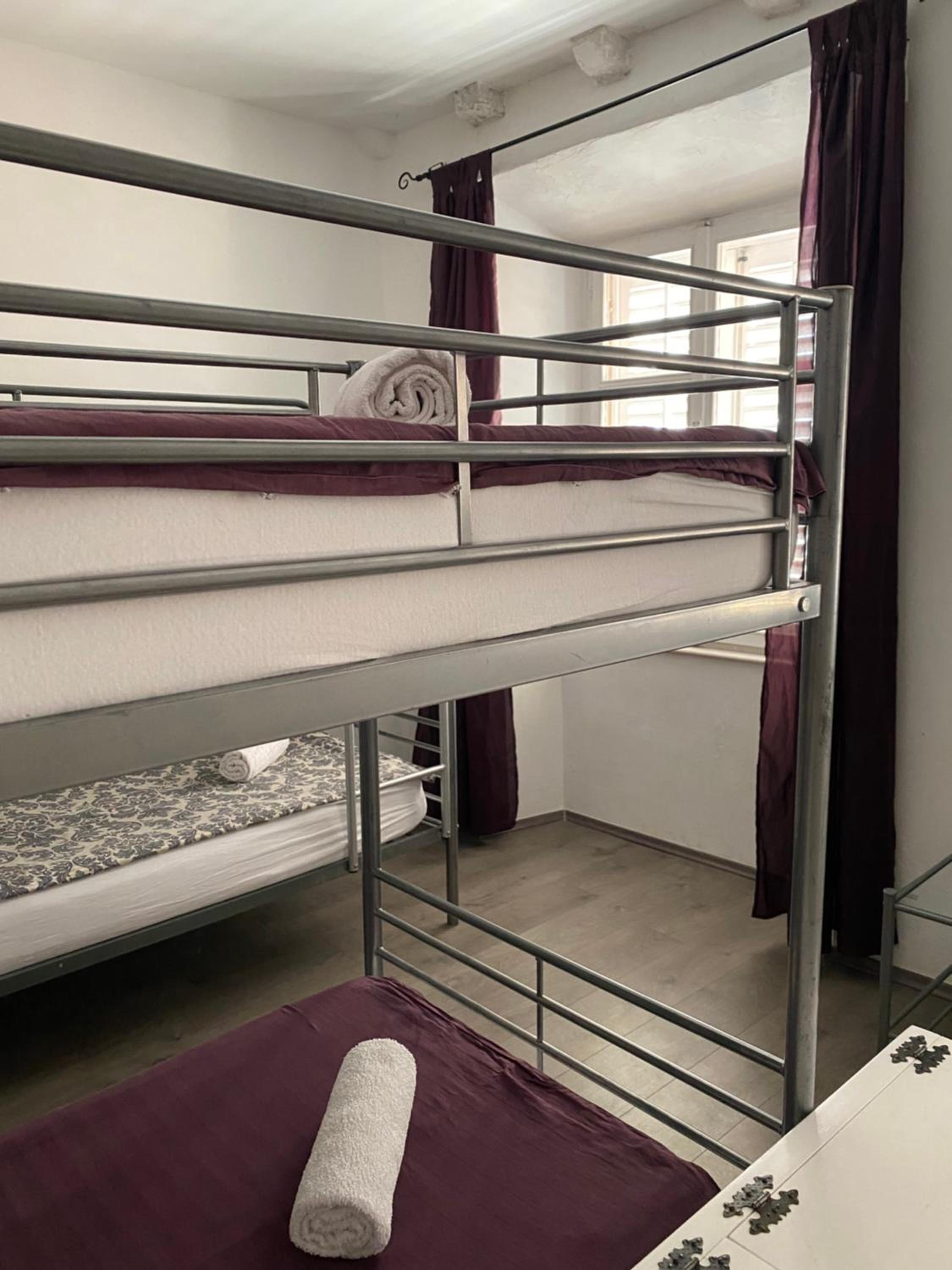 Kingslanding Old Town Hostel
