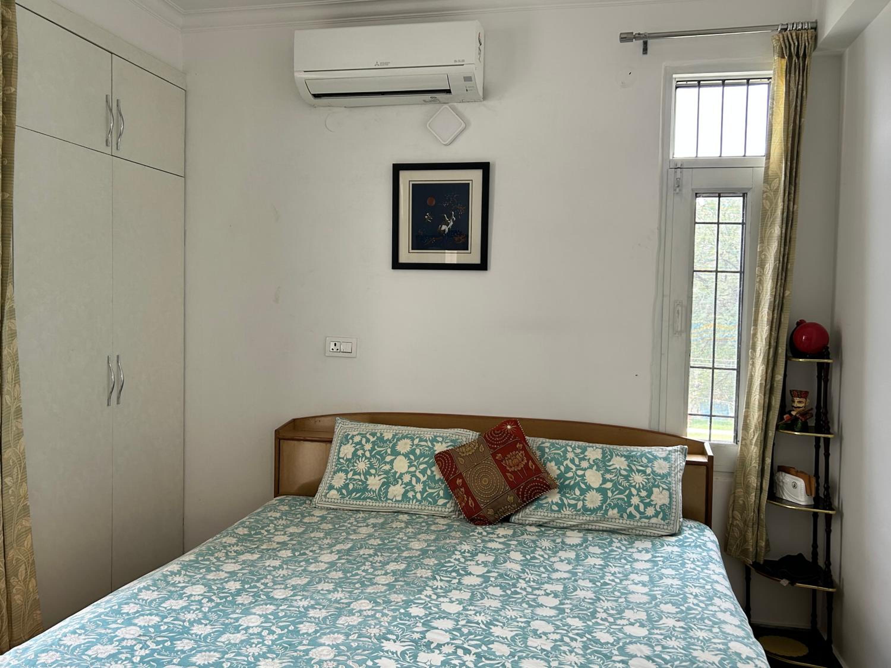 Cozy Nest - Garden Facing Apartment with Kitchen view 4