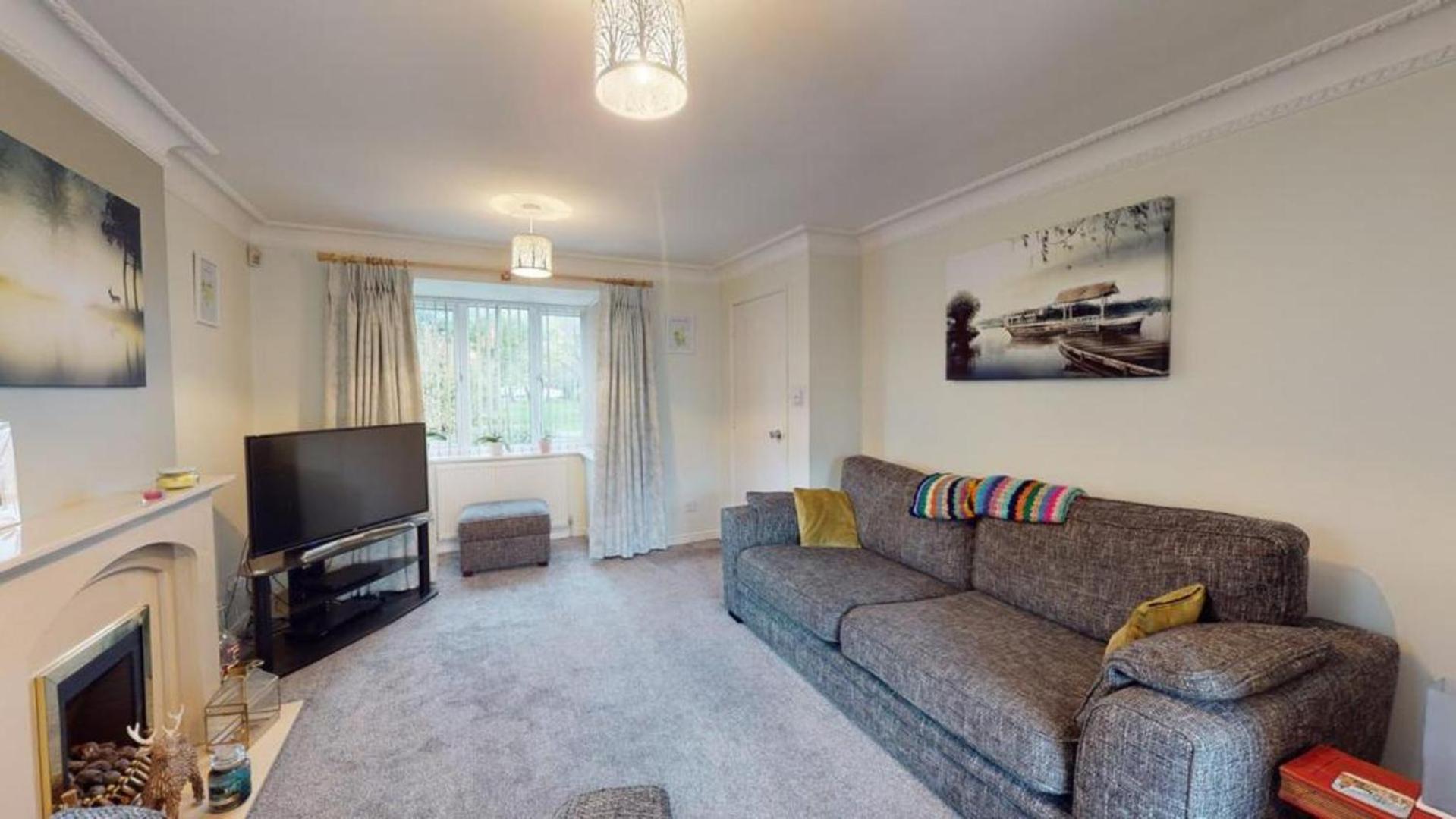 3 Bed Detached - 3 Bathrooms - Parking - Quiet
