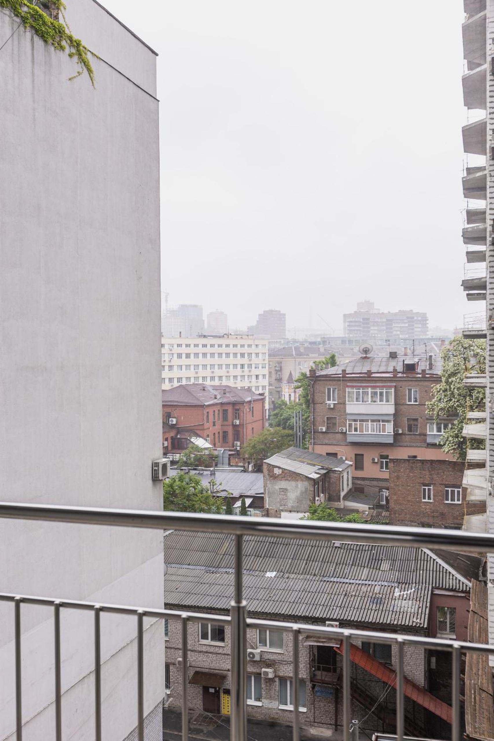 Aura Home Dnipro view 3