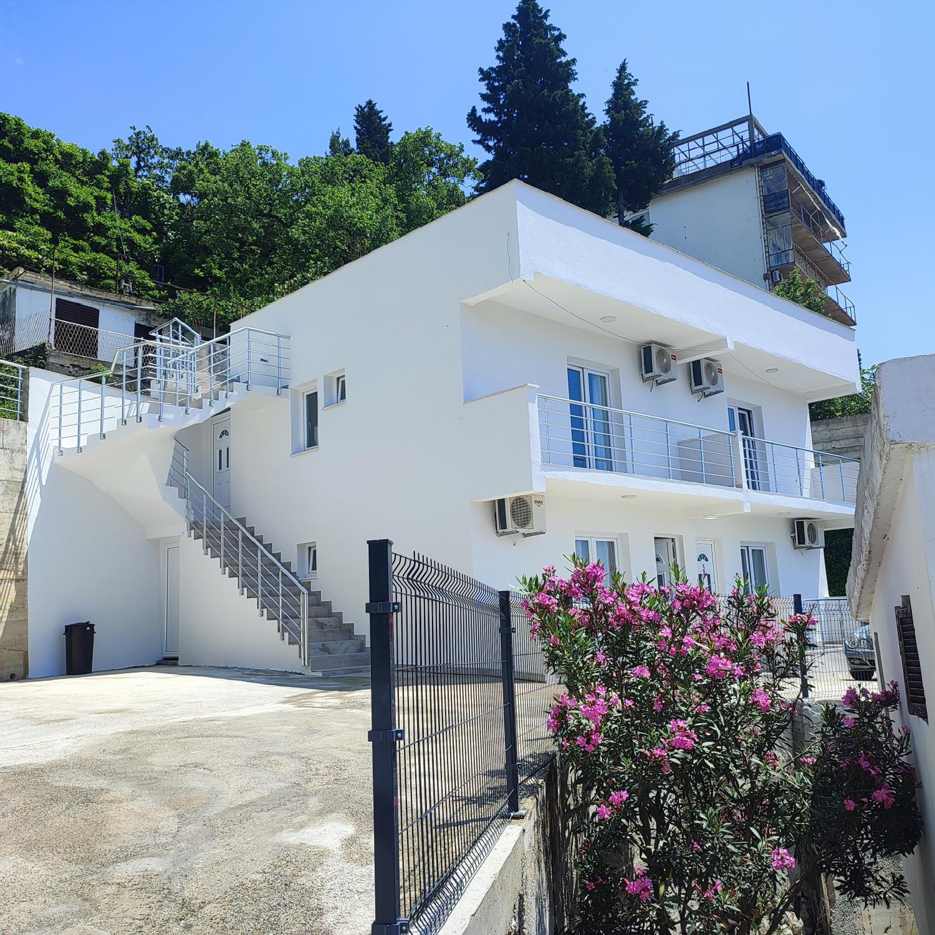 Apartments Sole view 5
