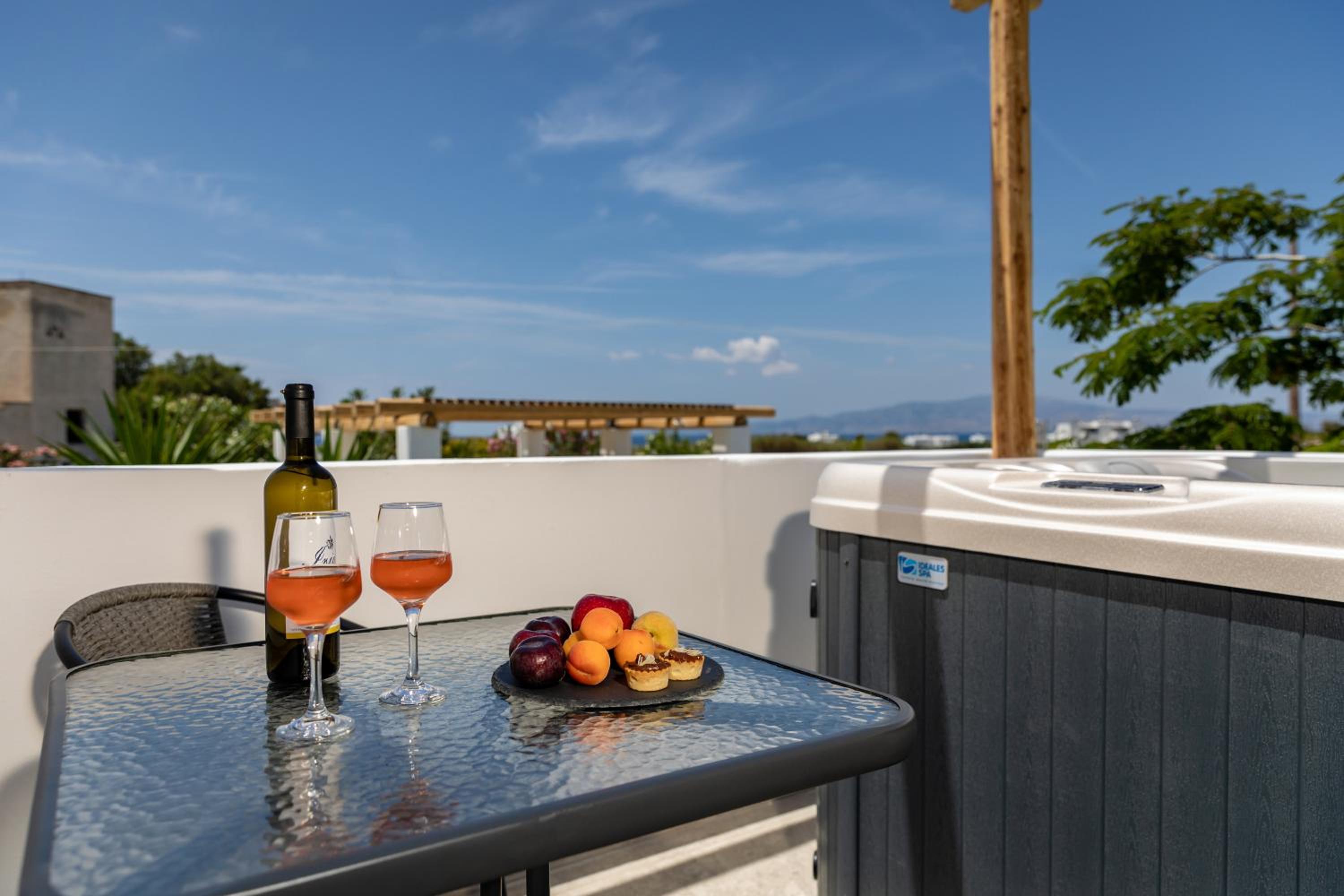 Irida Vacation Suites — photo 40