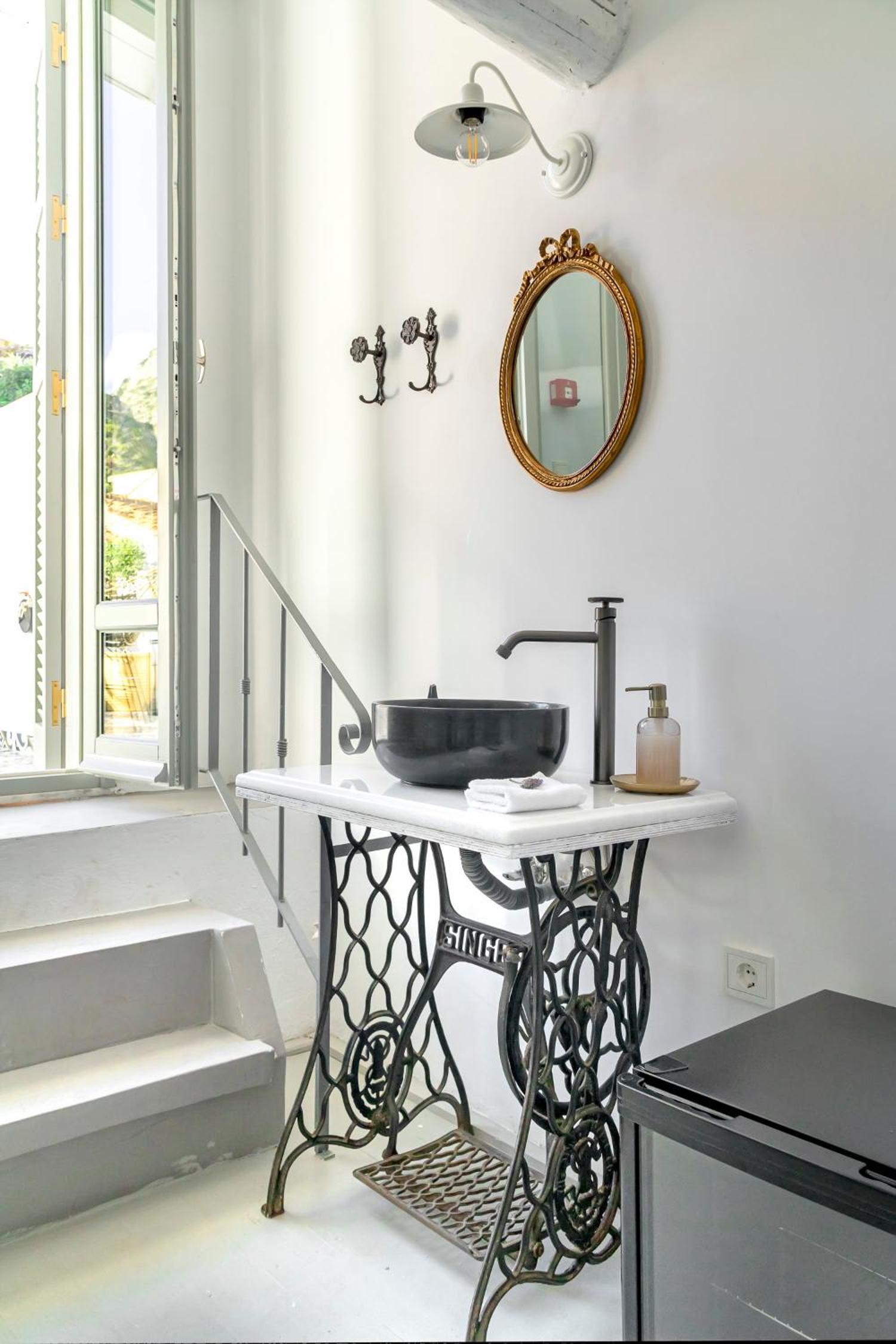 Kastro Residence