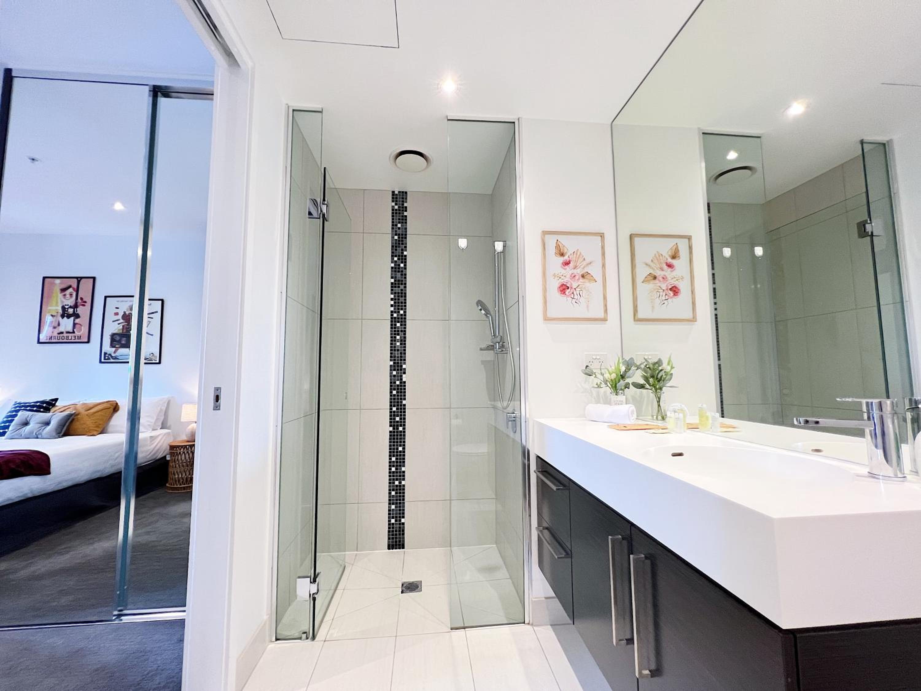 Astonishing Southbank Pearl Tower Residences near Crown Casino