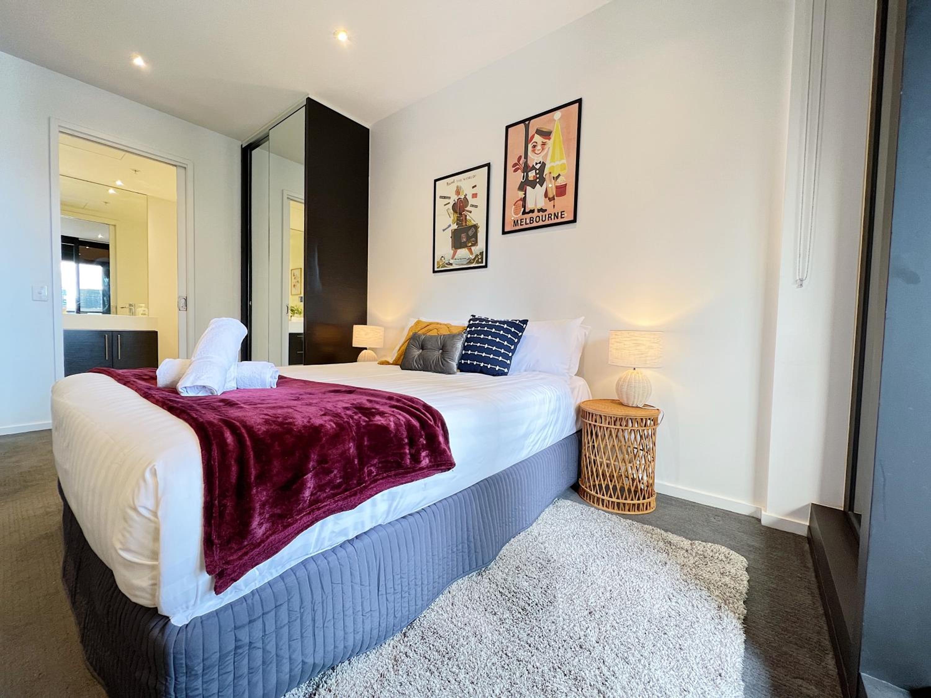 Astonishing Southbank Pearl Tower Residences near Crown Casino