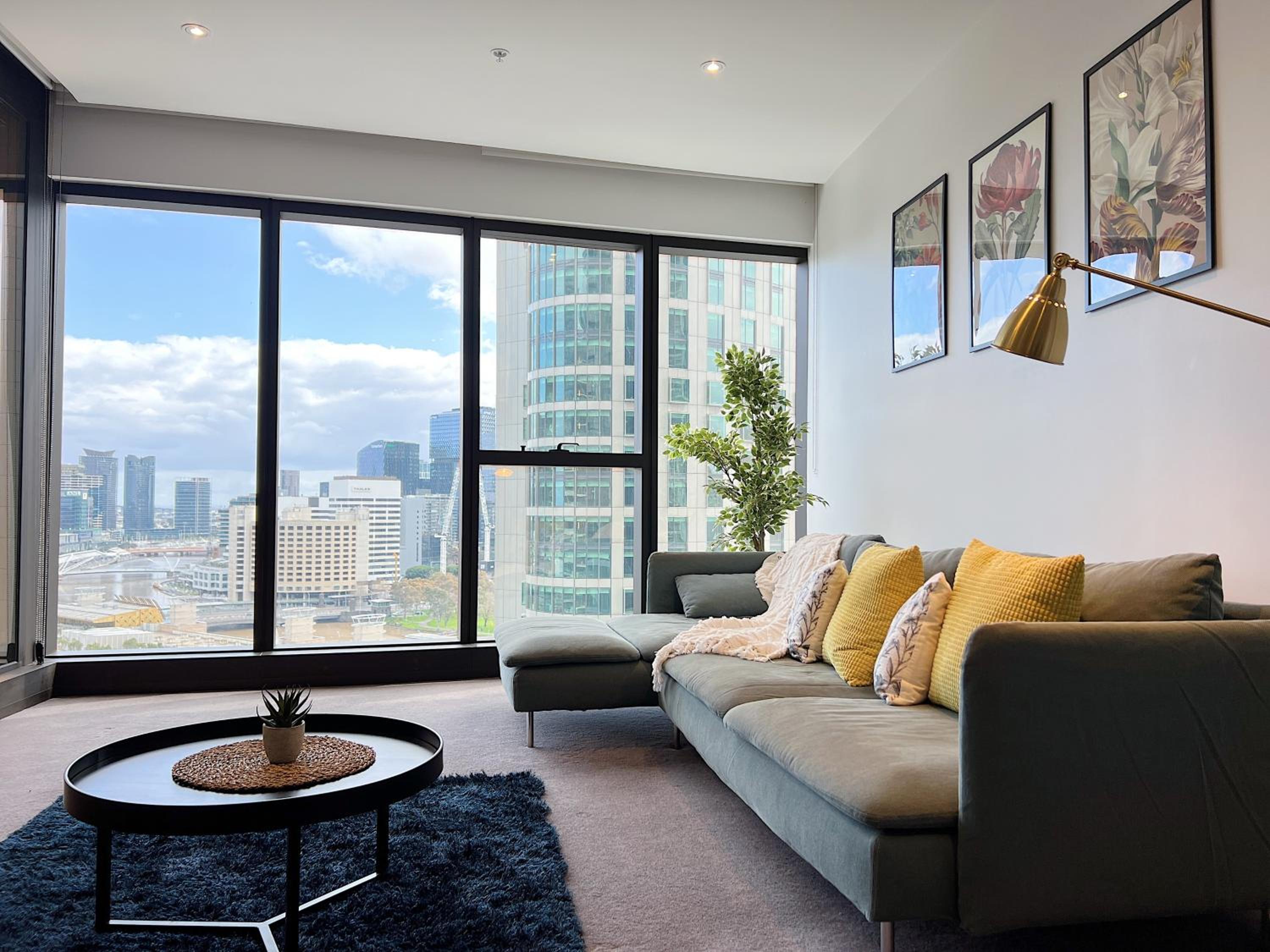 Astonishing Southbank Pearl Tower Residences near Crown Casino