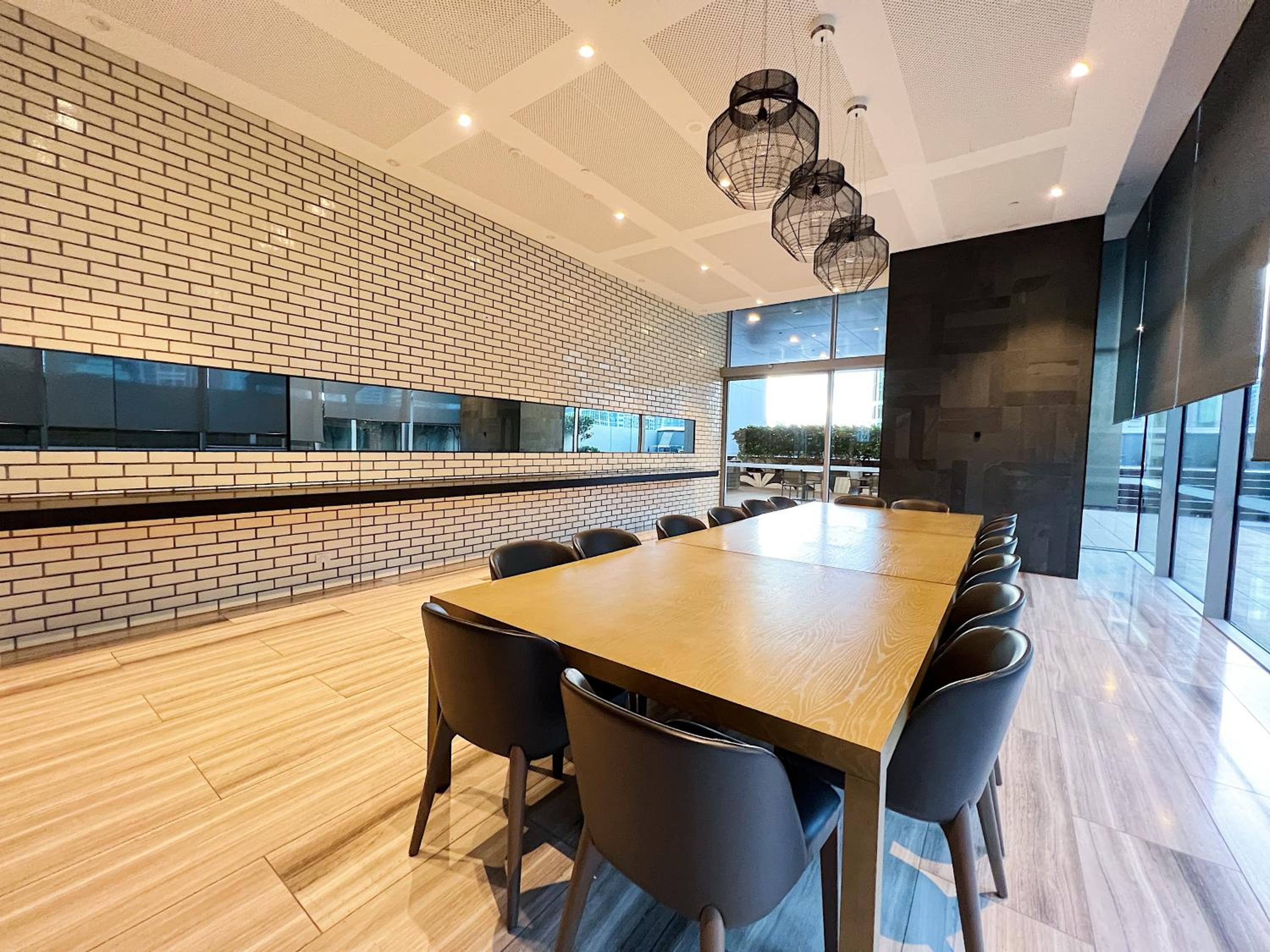 Astonishing Southbank Pearl Tower Residences near Crown Casino