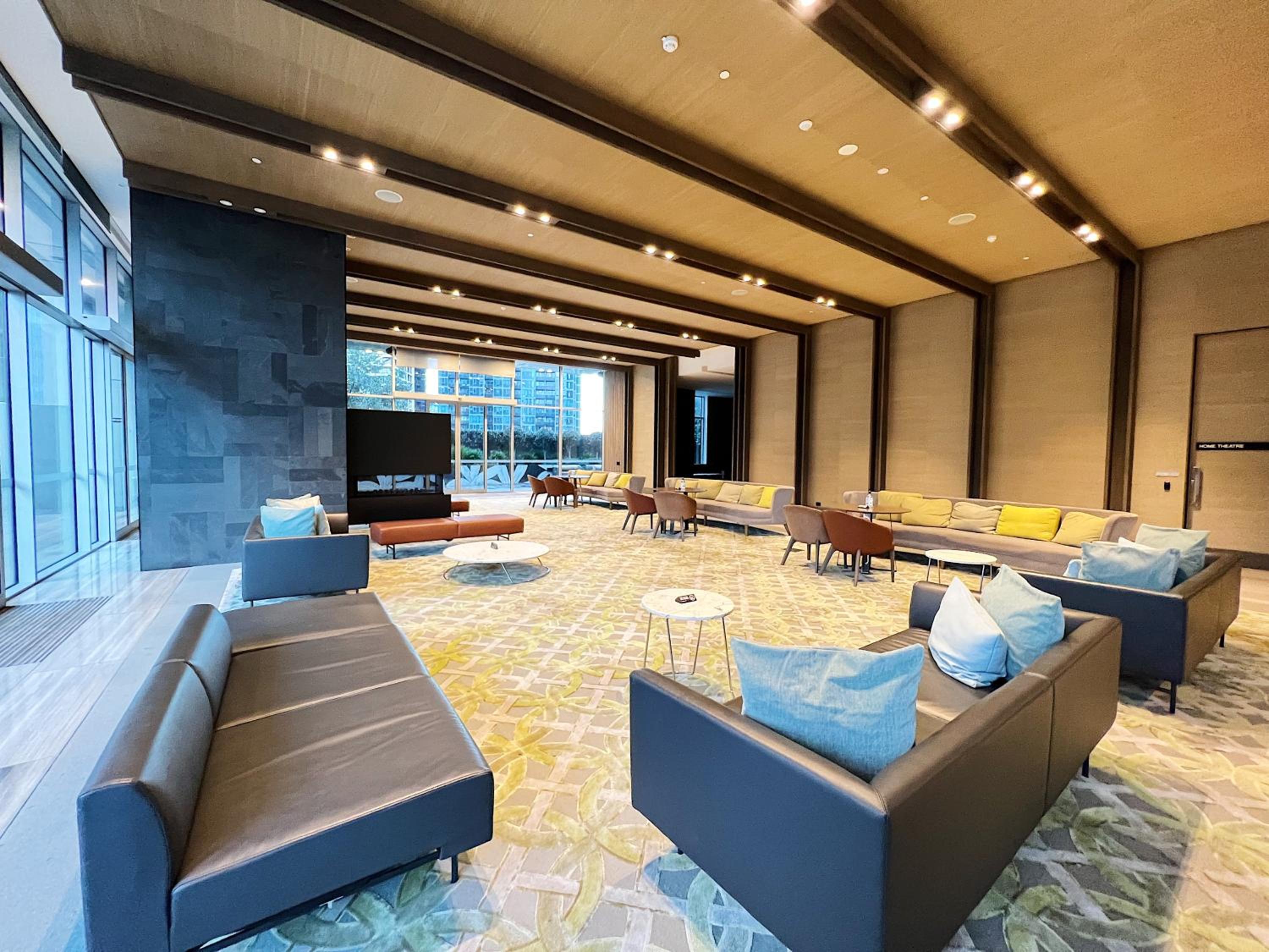 Astonishing Southbank Pearl Tower Residences near Crown Casino
