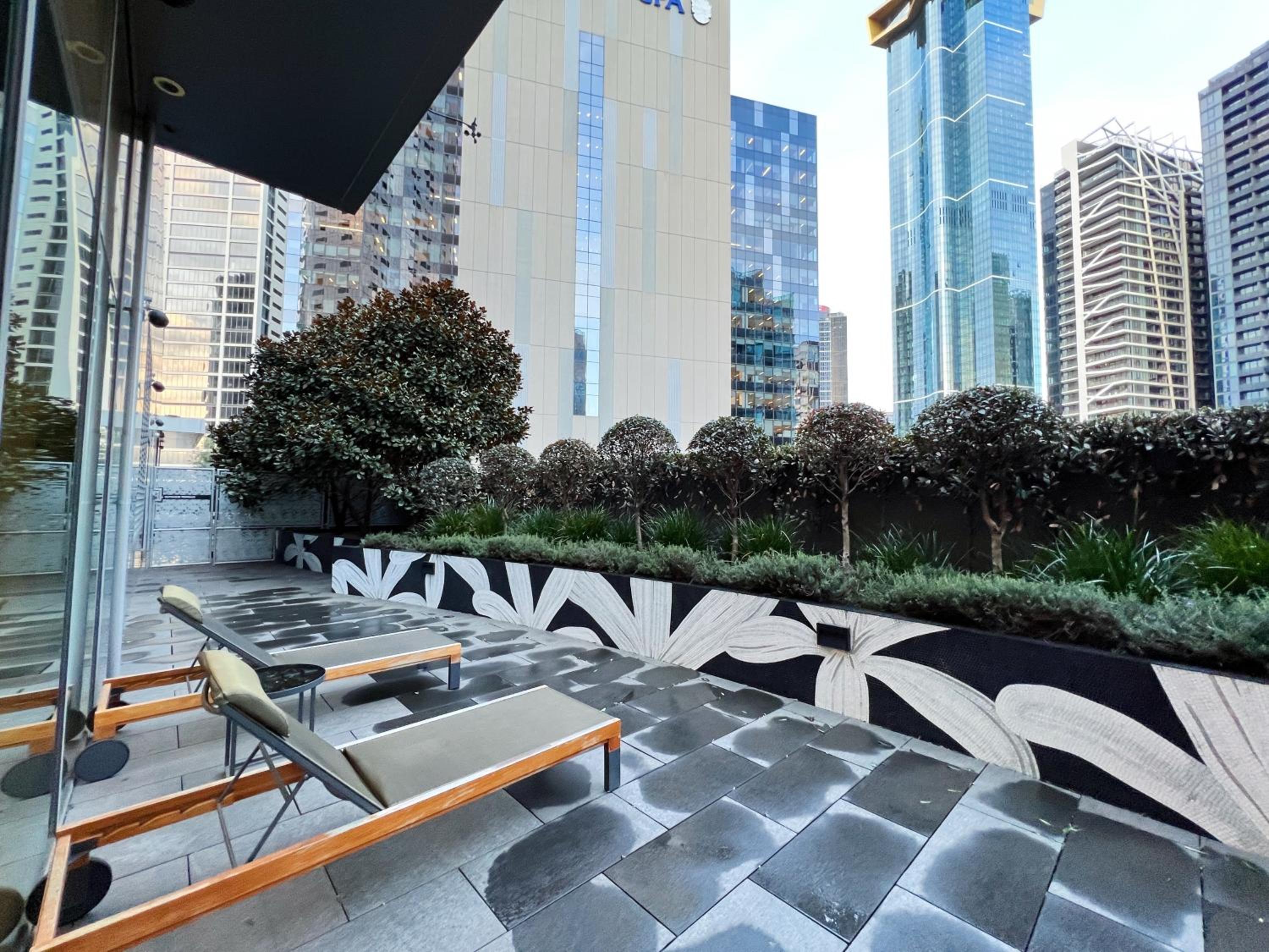 Astonishing Southbank Pearl Tower Residences near Crown Casino