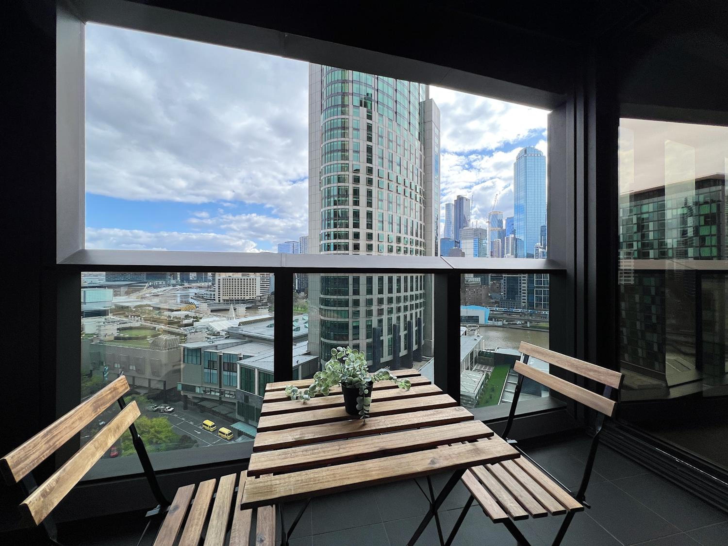 Astonishing Southbank Pearl Tower Residences near Crown Casino