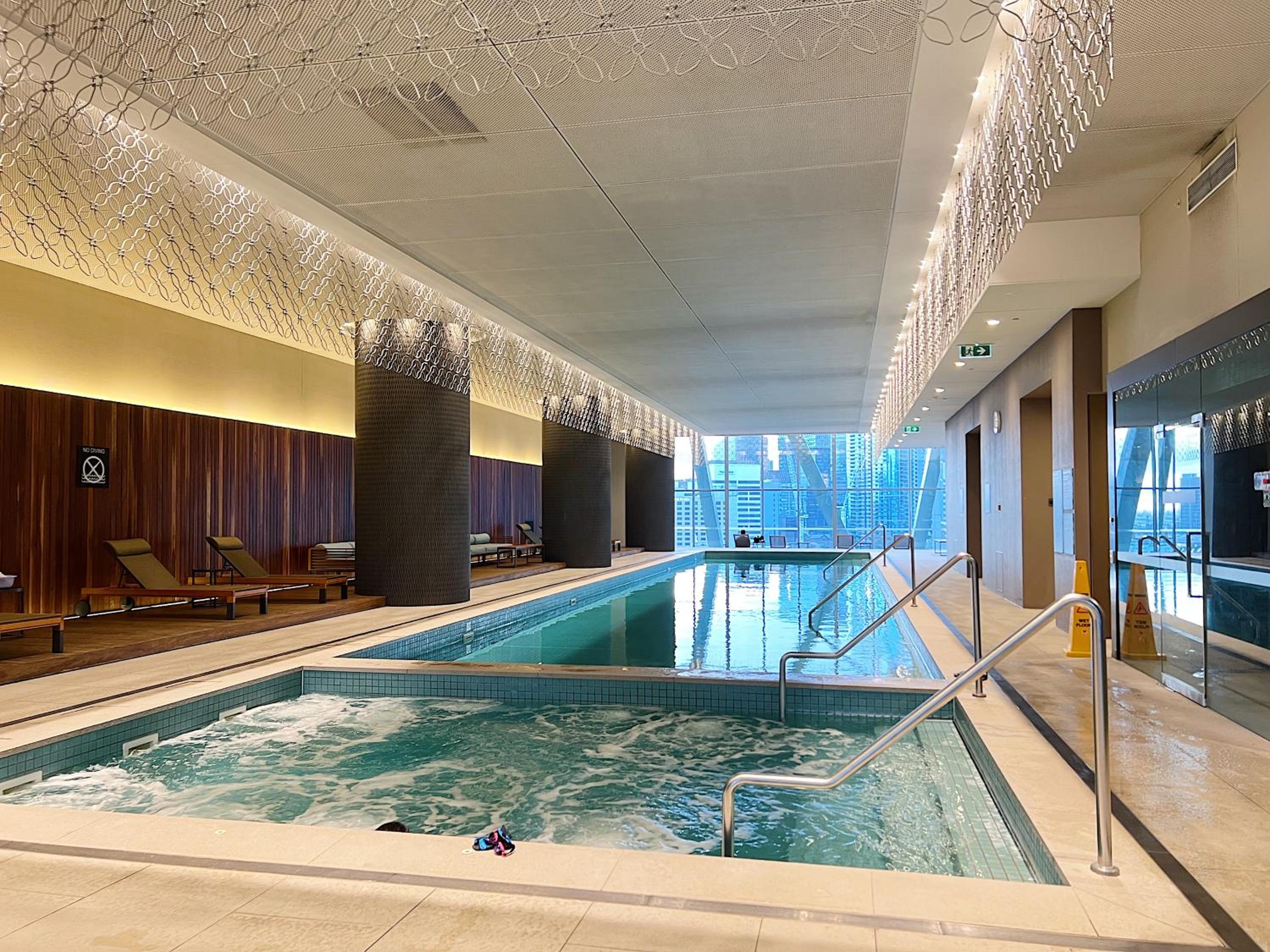 Astonishing Southbank Pearl Tower Residences near Crown Casino