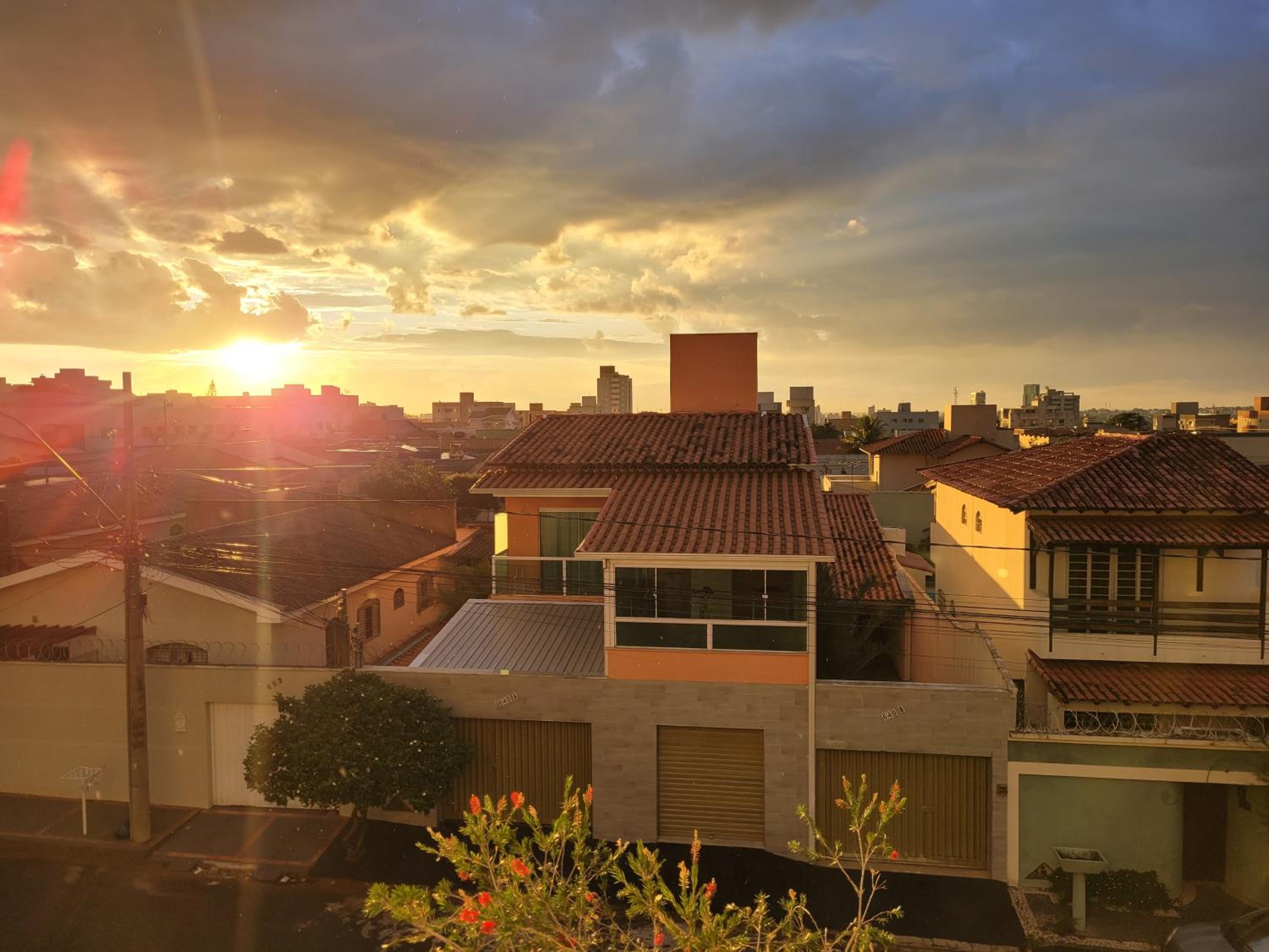 Apt 2/4 alto padrao próximo ao parque do Sabiá