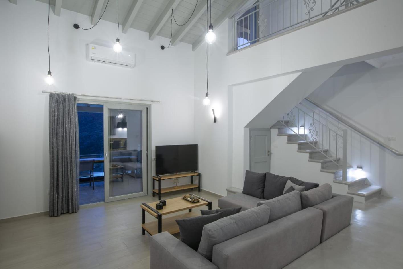 Panoutsis Villa Vista