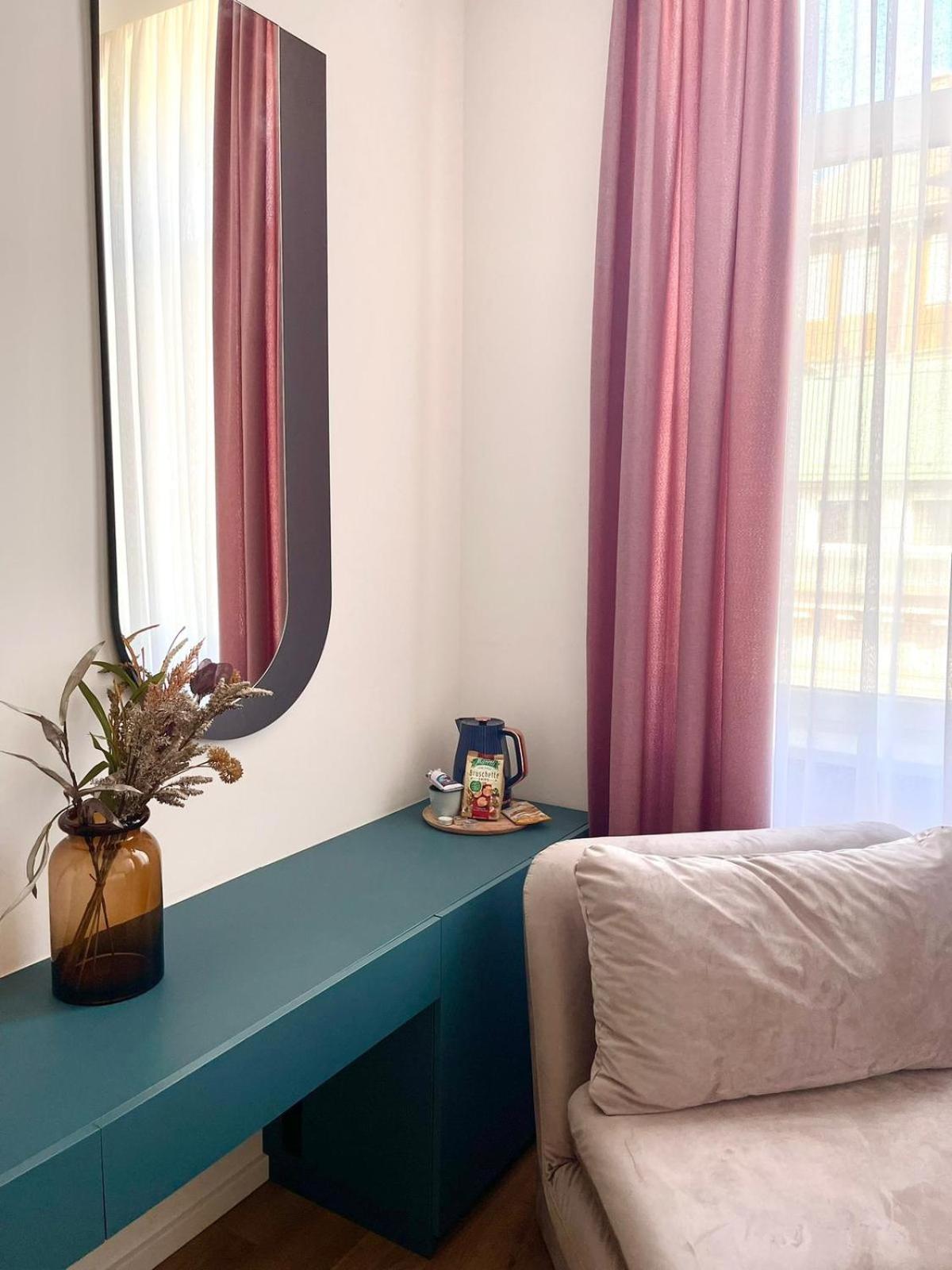 Lux City Apartments & Rooms view 4