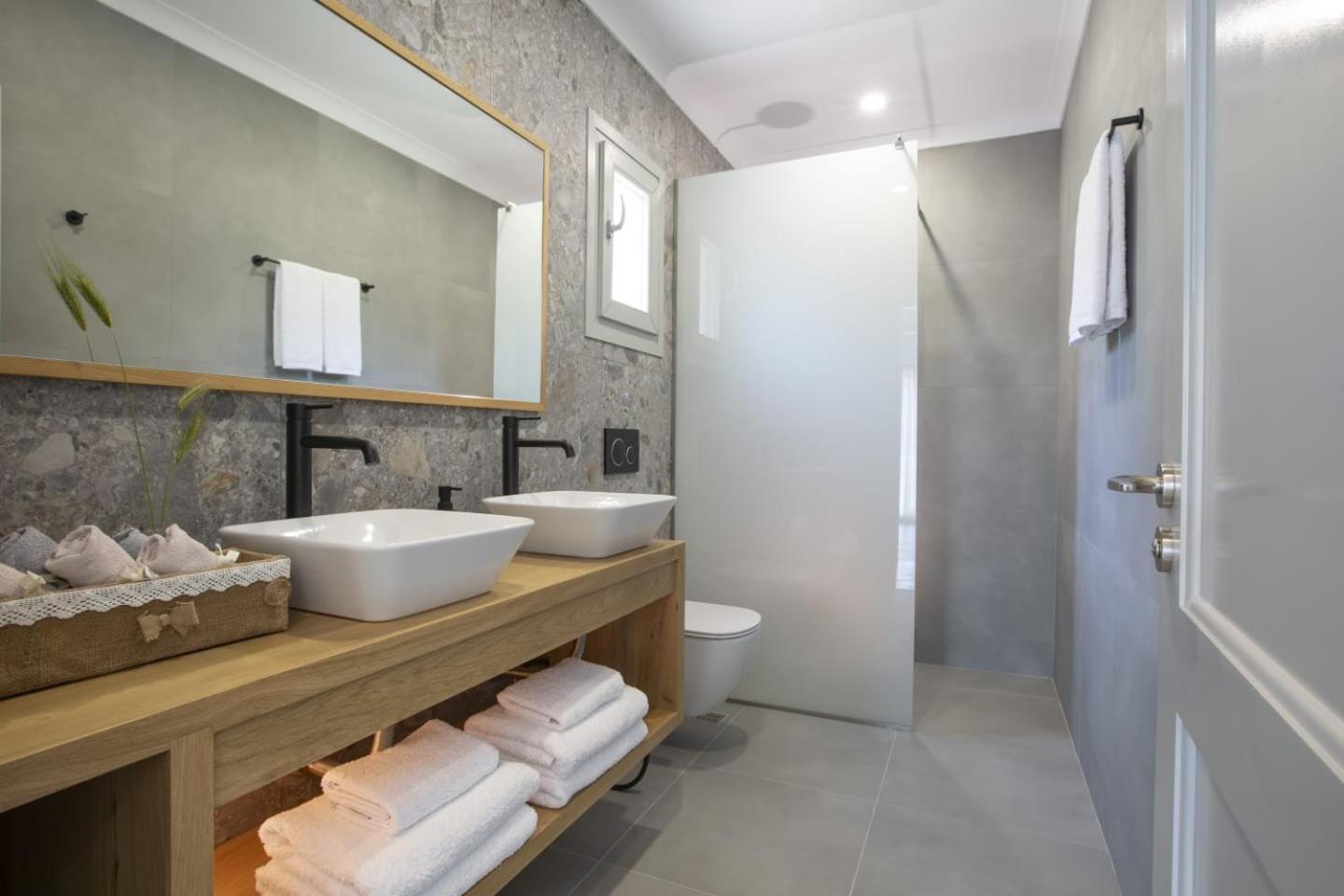 Panoutsis Villa Vista