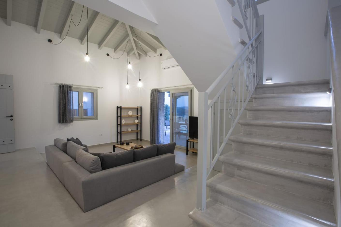 Panoutsis Villa Vista