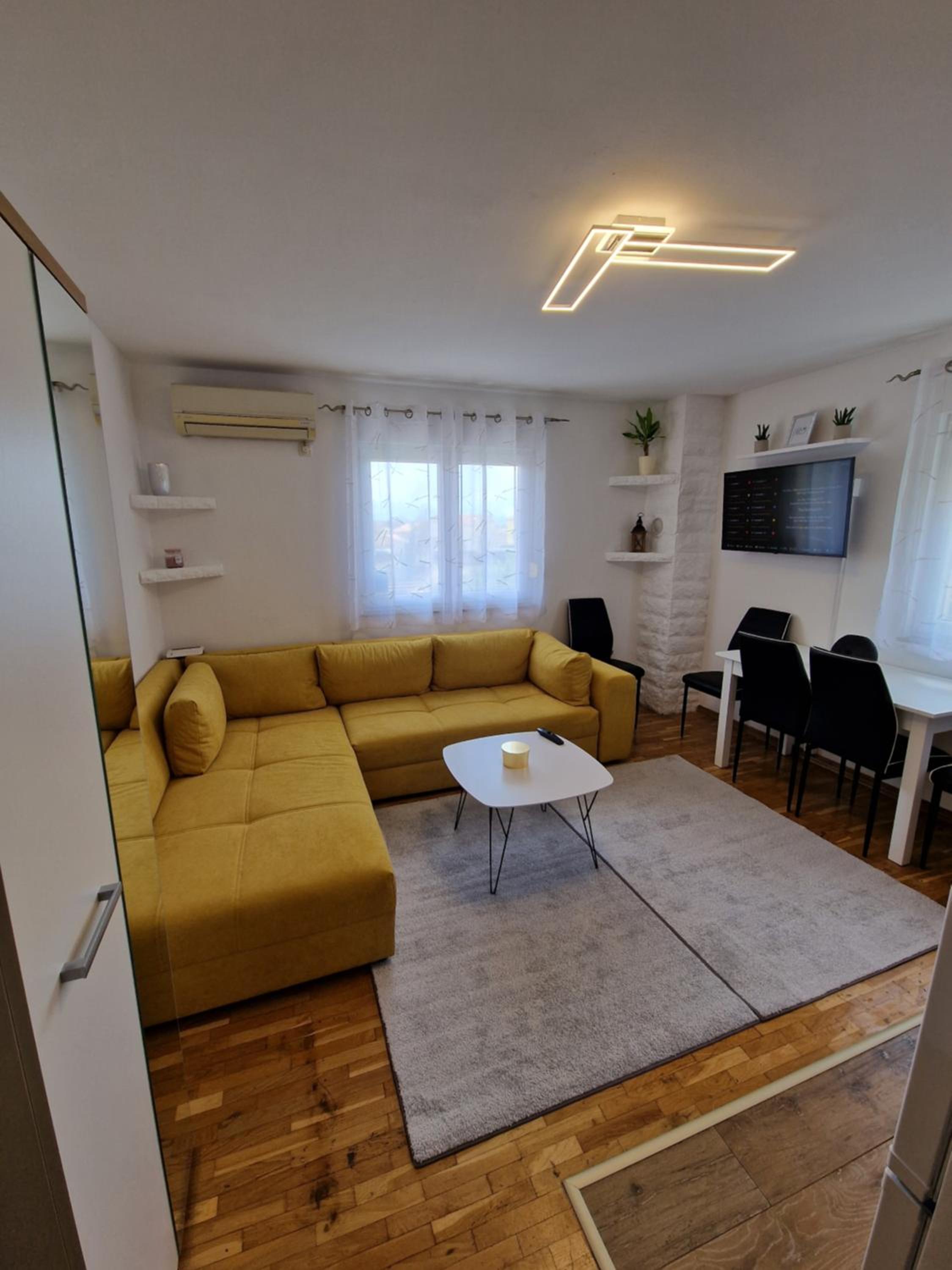 APARTMAN MAOR