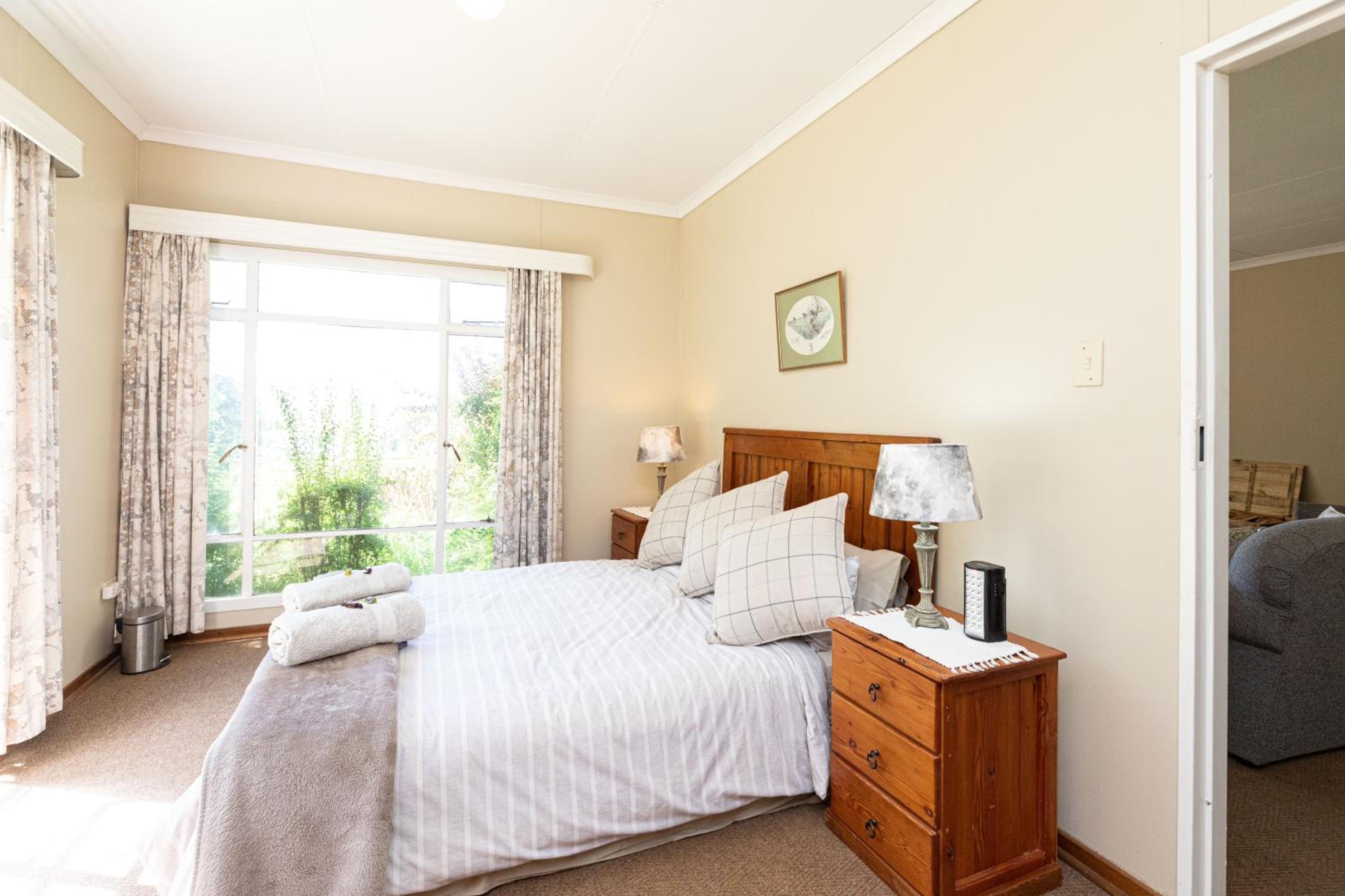 Lowestoffe Country Lodge - Trout view 4