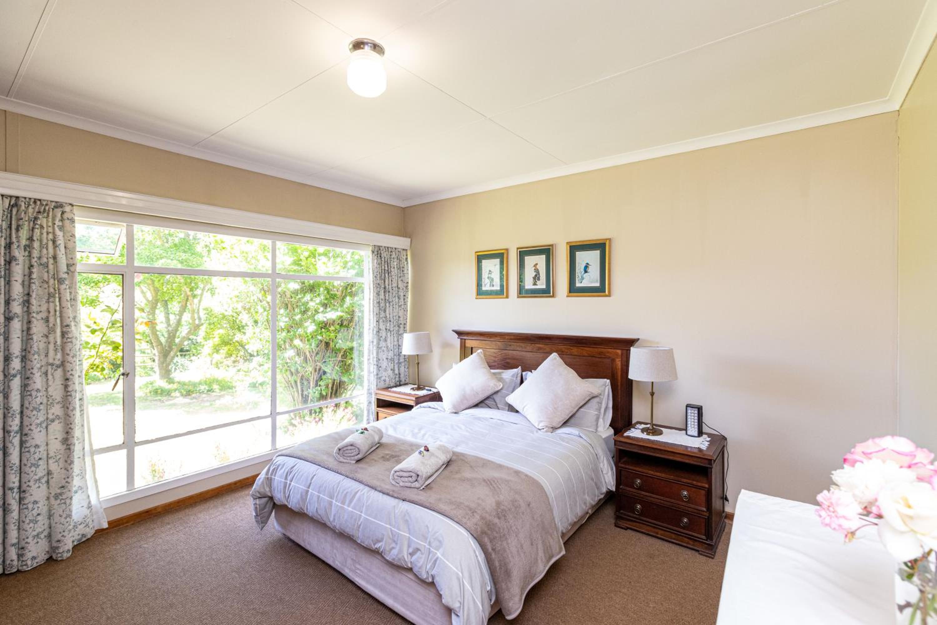Lowestoffe Country Lodge - Trout view 5