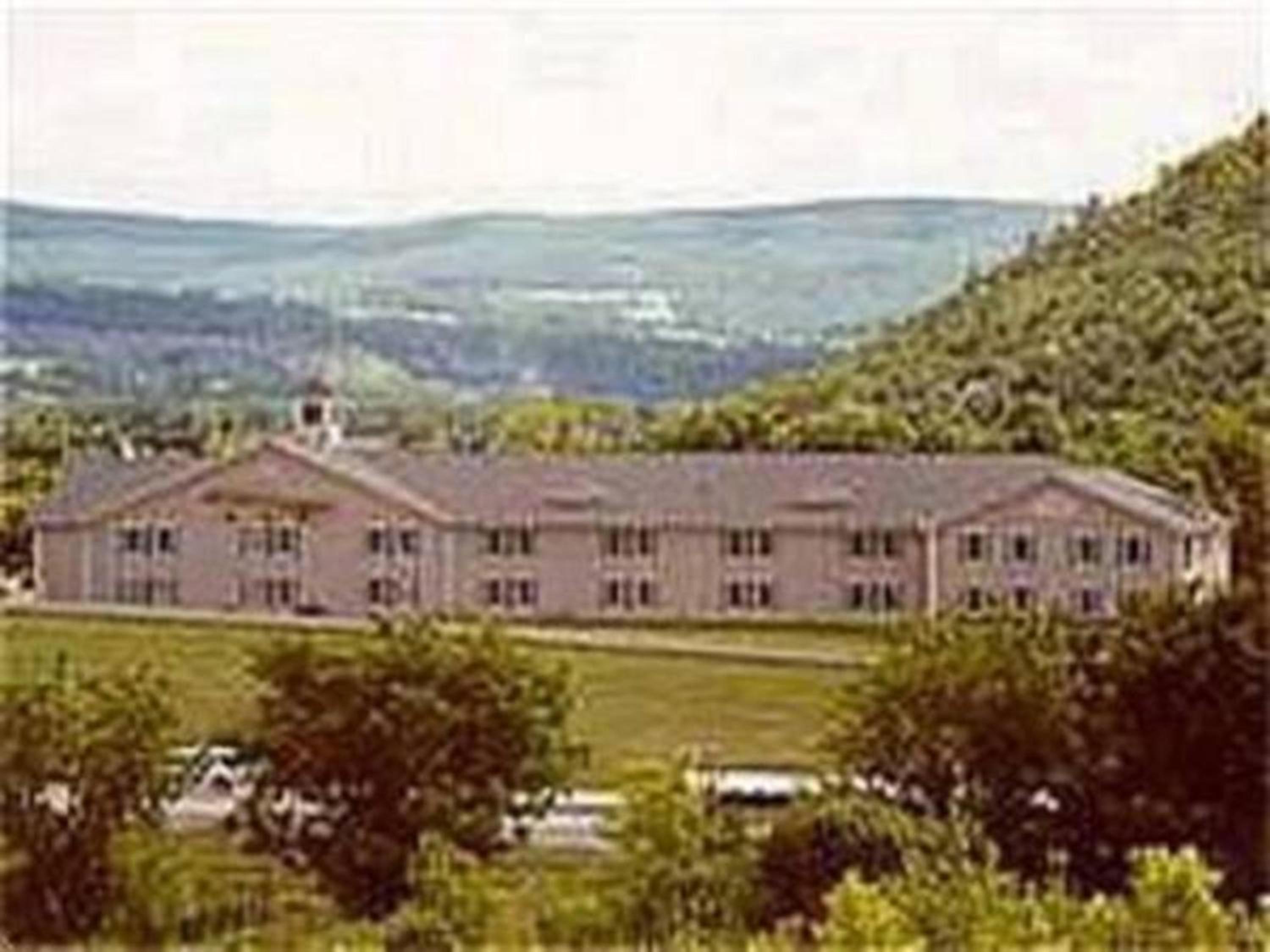 Quality Inn Suites Schoharie near Howe Caverns - Property Image 83