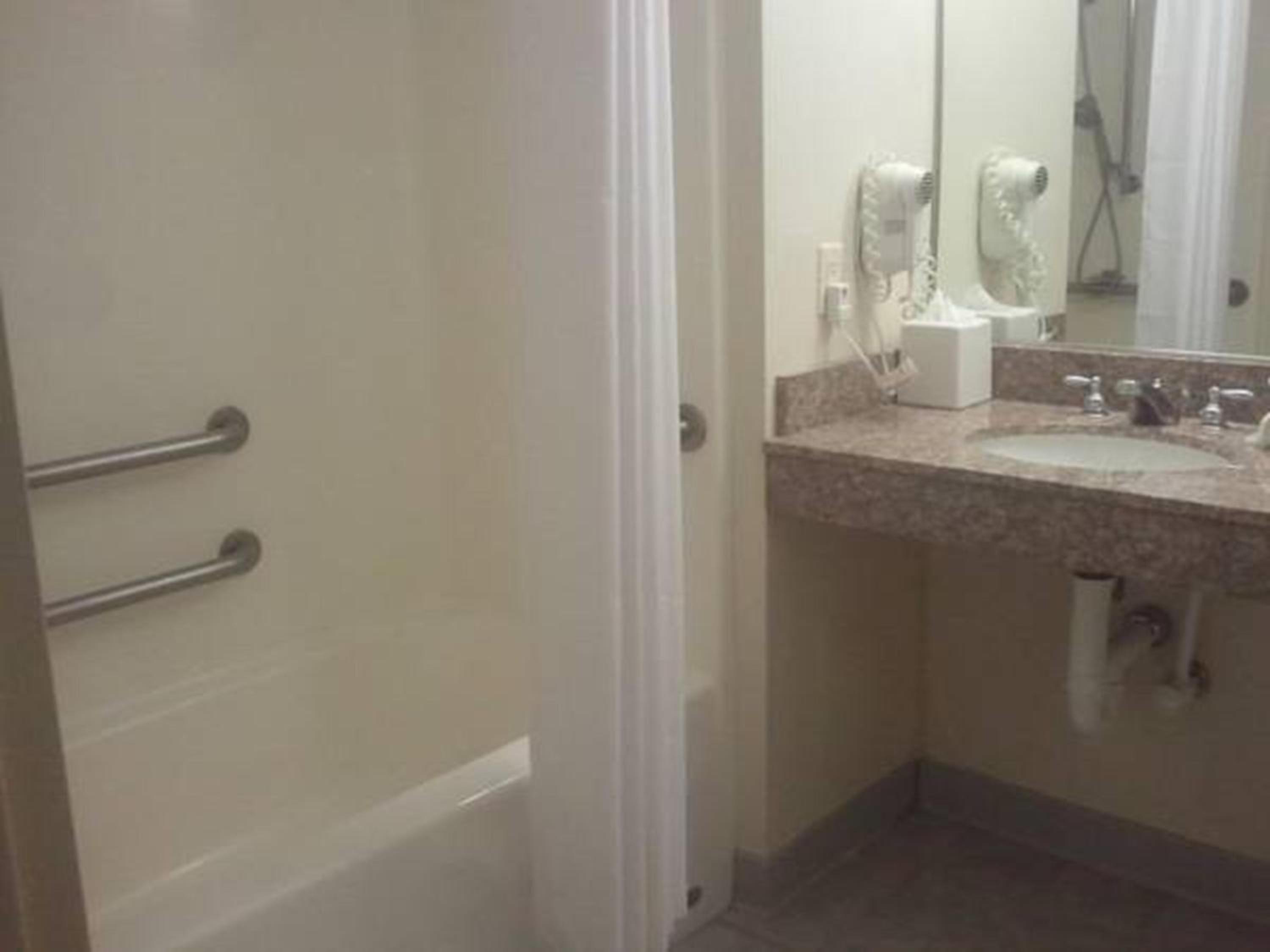 Quality Inn Suites Schoharie near Howe Caverns - Property Image 19