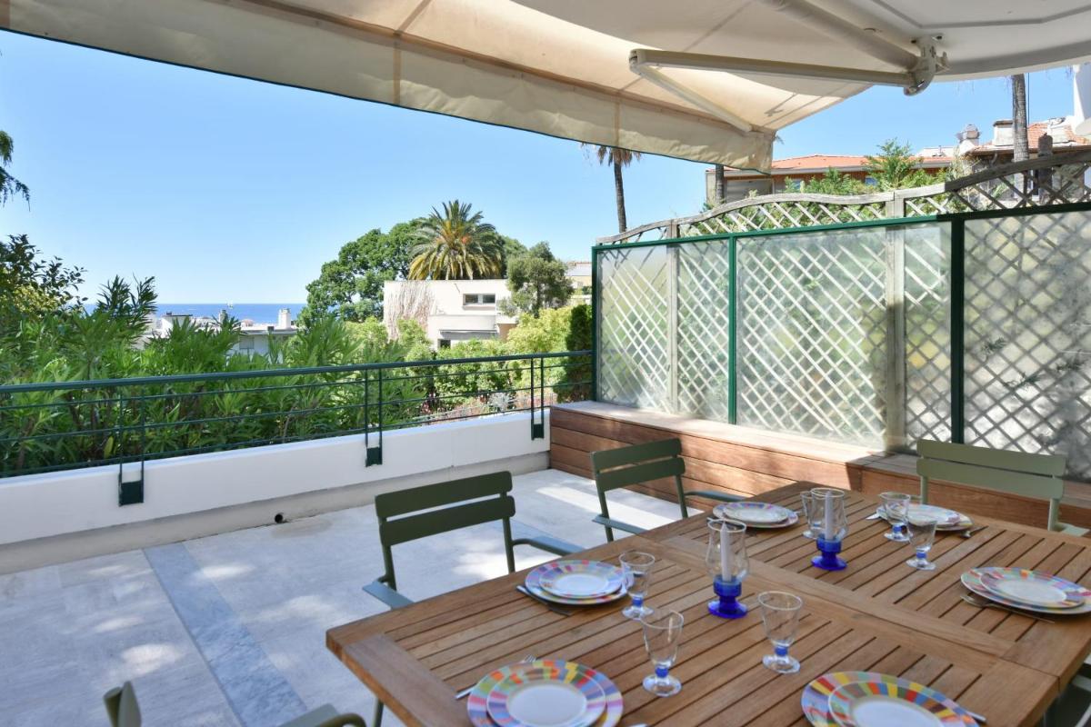 PERFECT 3 bedrooms with terrace & pool photo 2