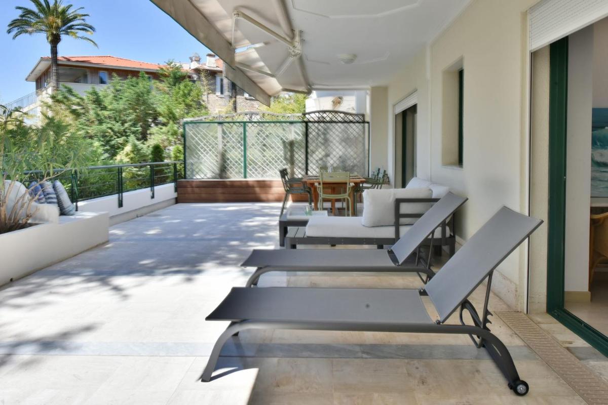 PERFECT 3 bedrooms with terrace & pool photo 3