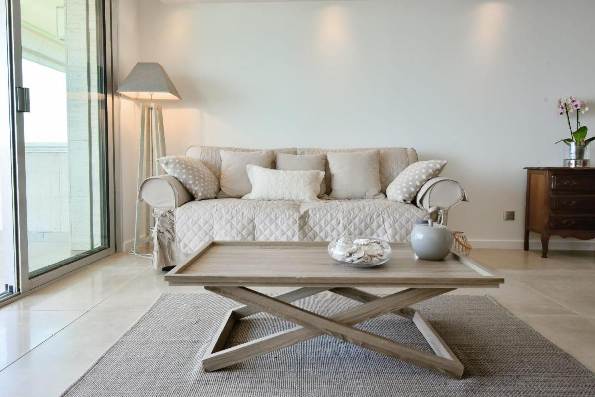 Apartment in a 8 hectares park incredible view photo 4