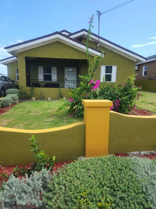 Hotel Stonebrook Villa - Image 1