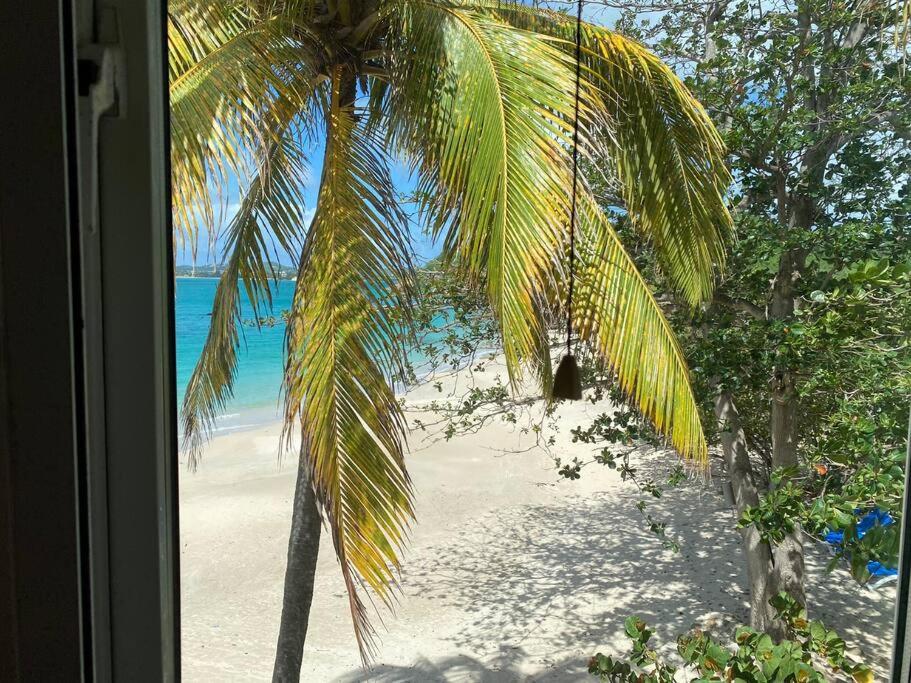 Breeze by the sea