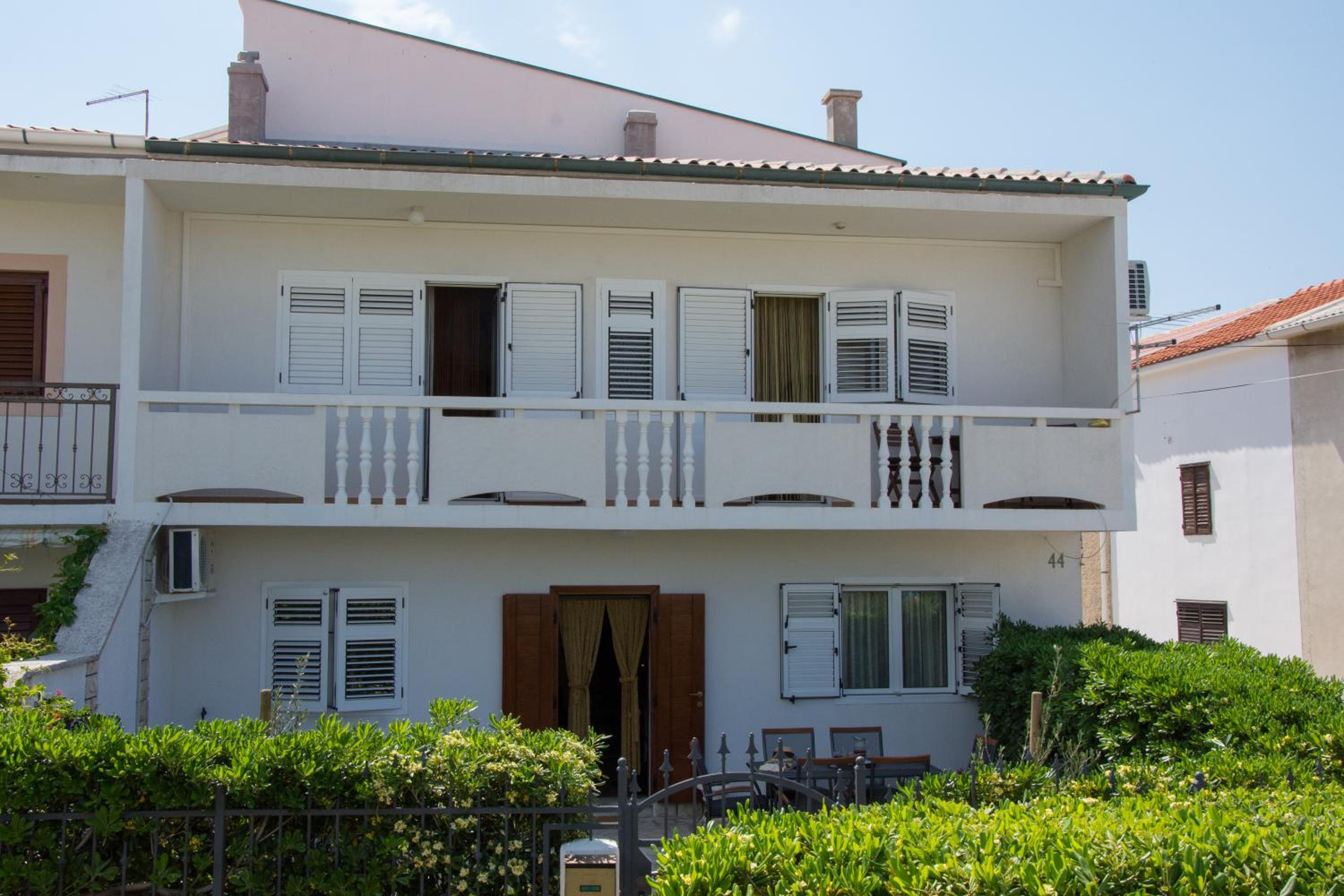 Apartmani Ina Pag view 5
