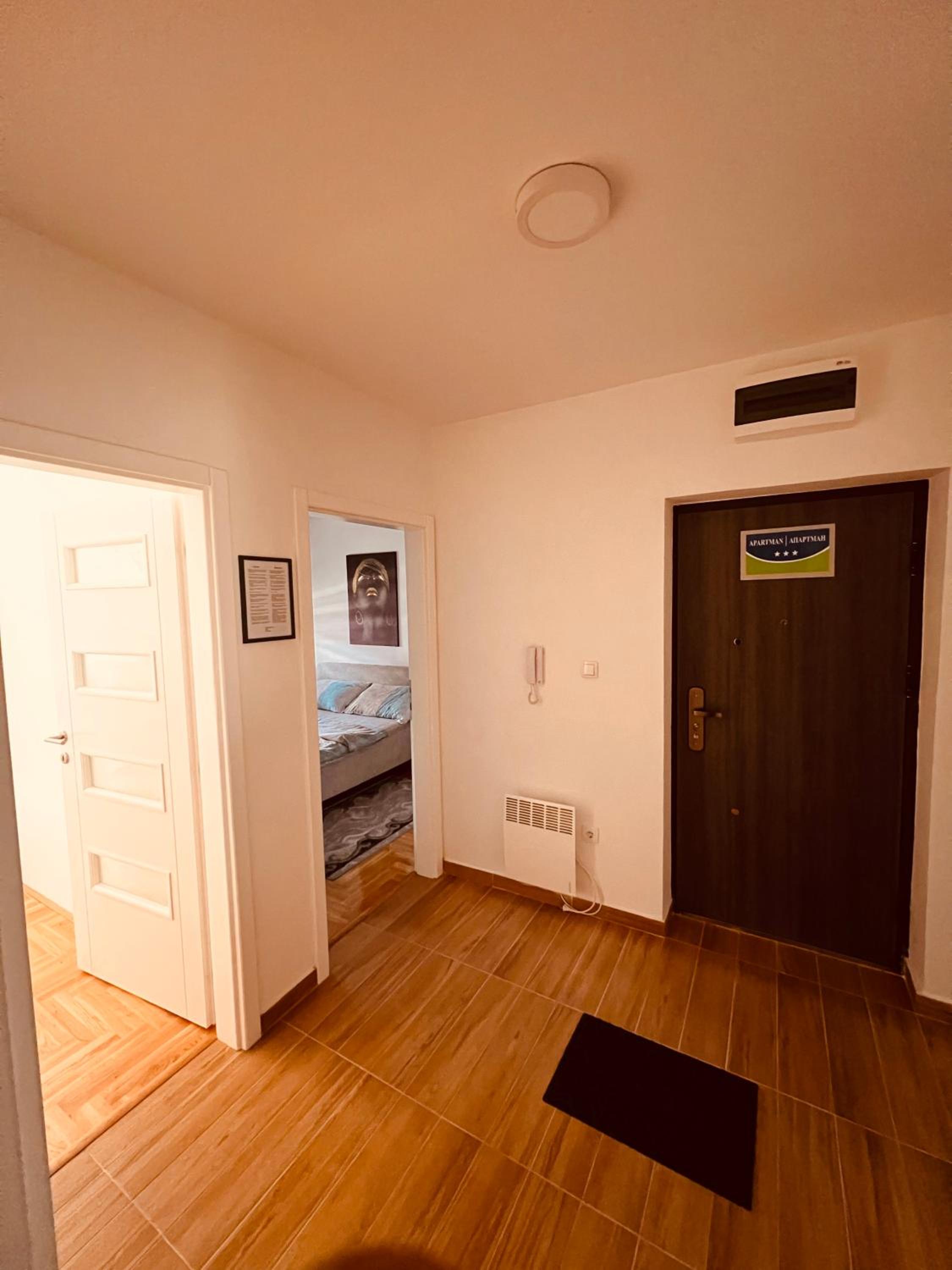 Lux 05 view 4