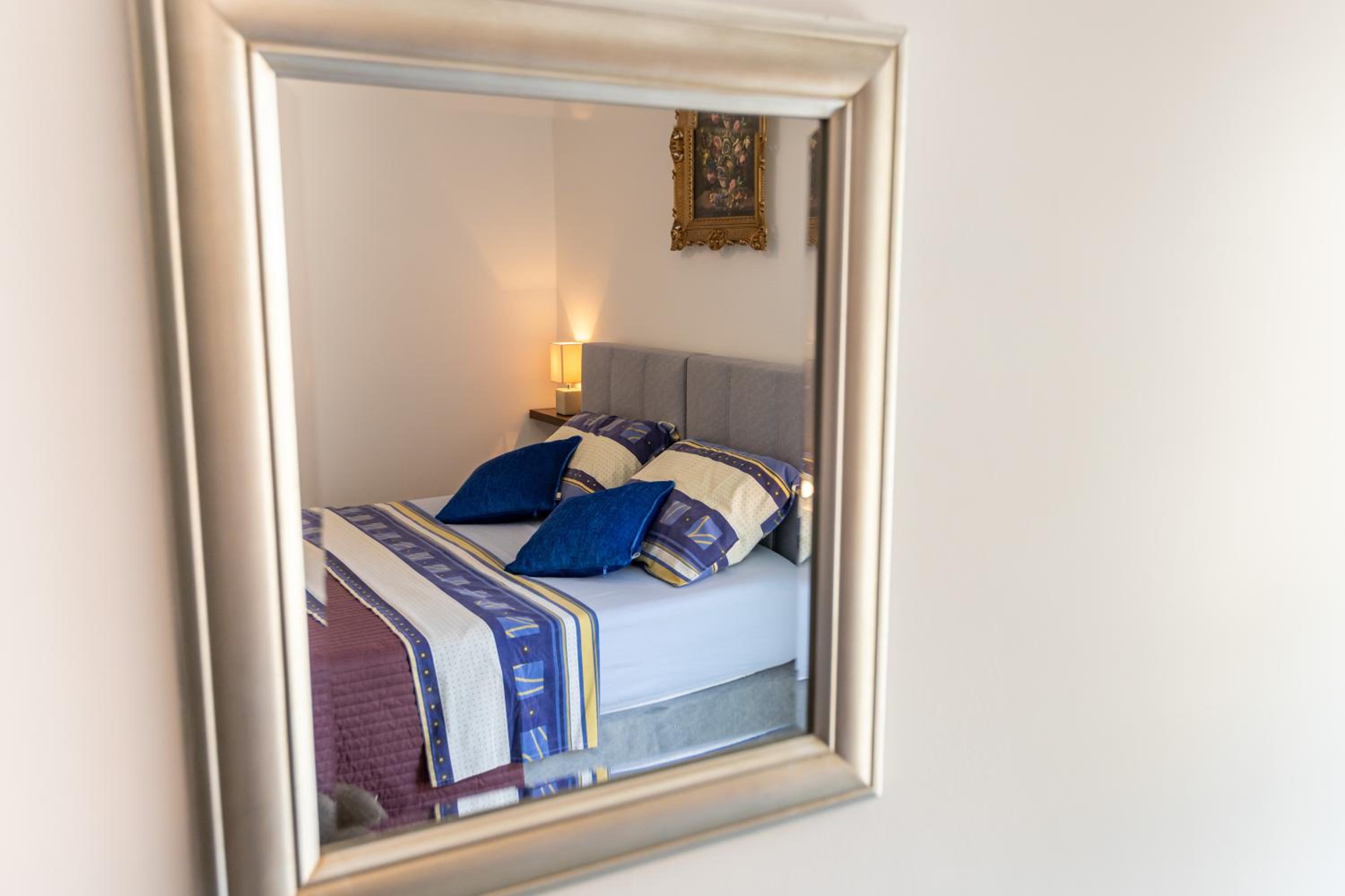 Self Check-in Apartment with Jacuzzi Mostar